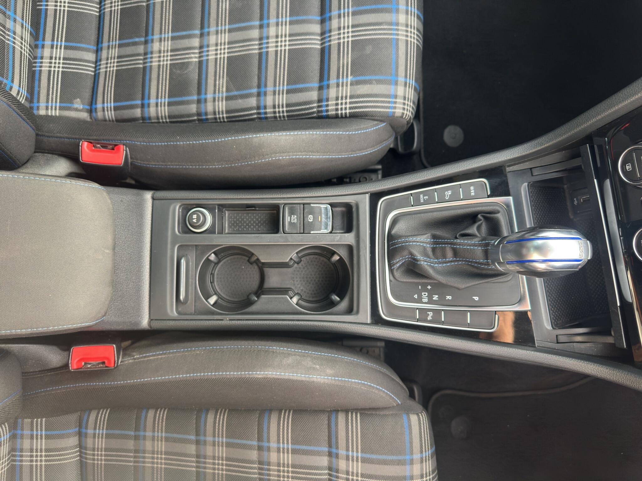Volkswagen Golf view 21