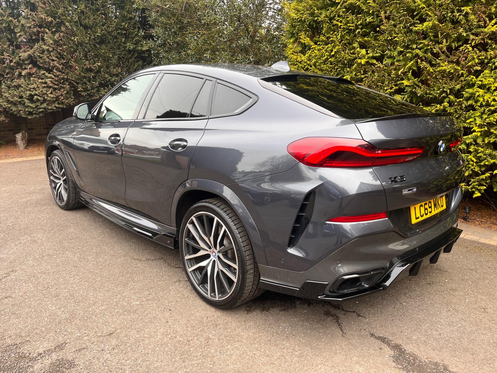 BMW X6 view 20