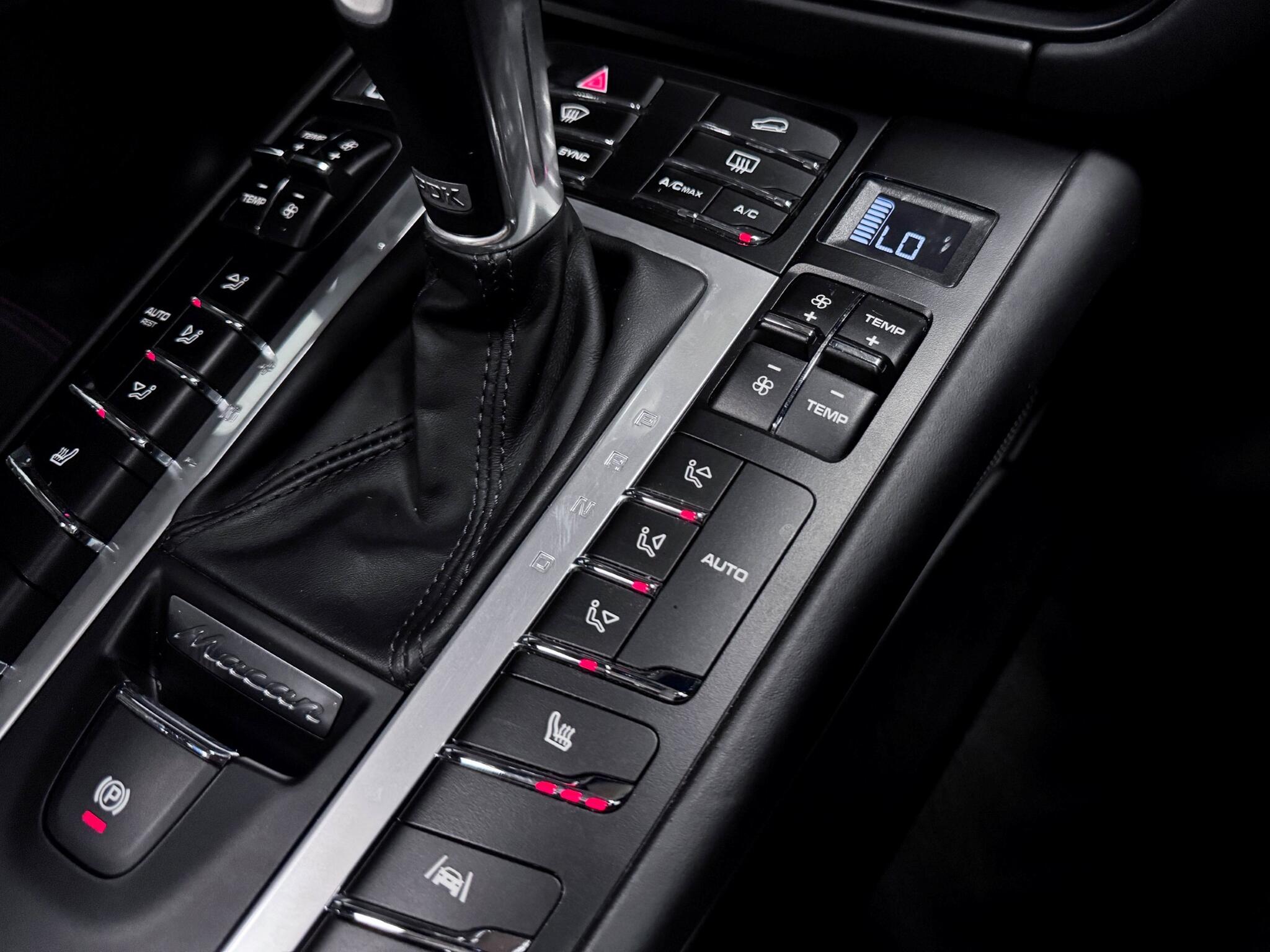 Porsche Macan view 36