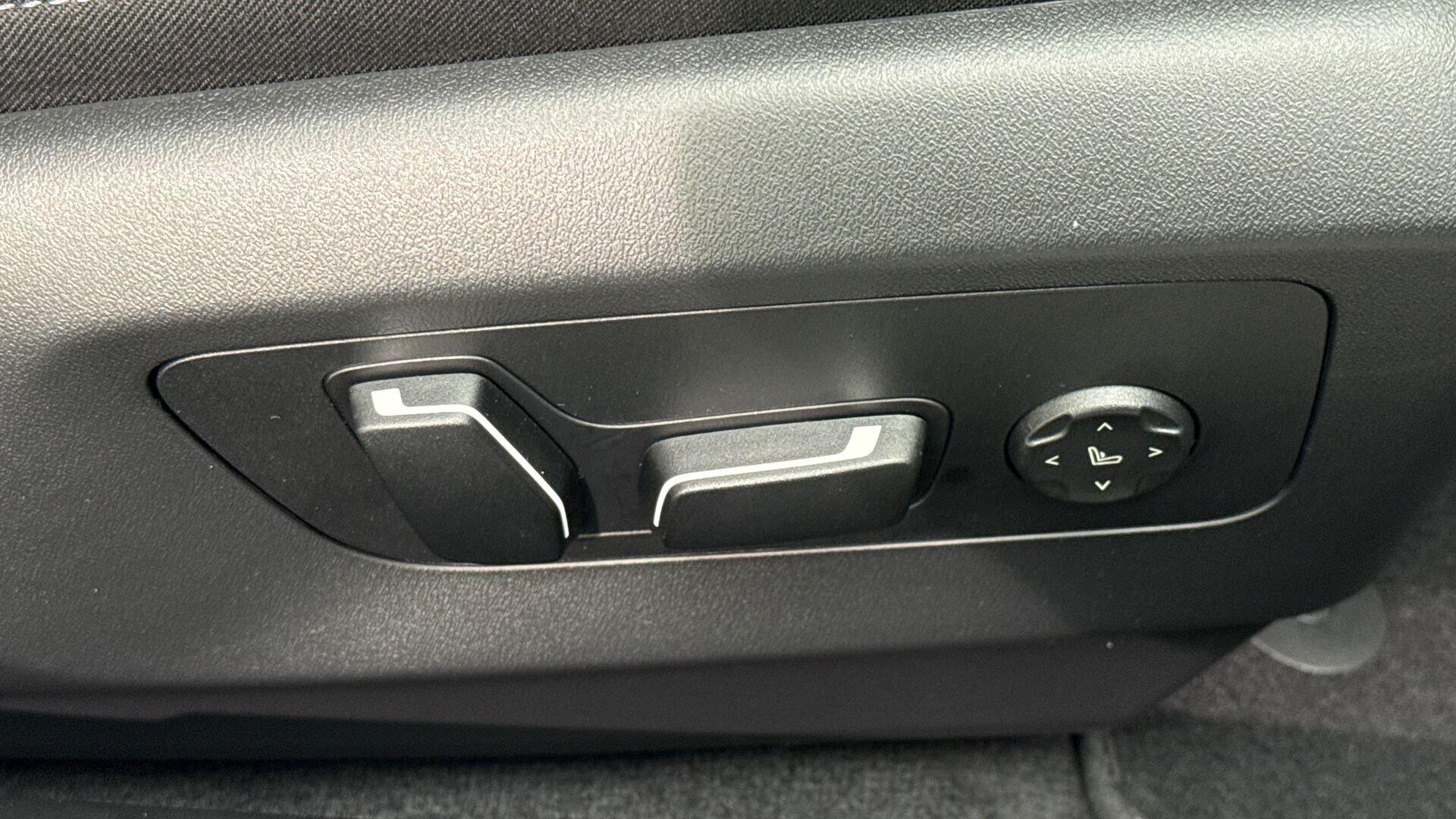 BMW 5 Series view 31
