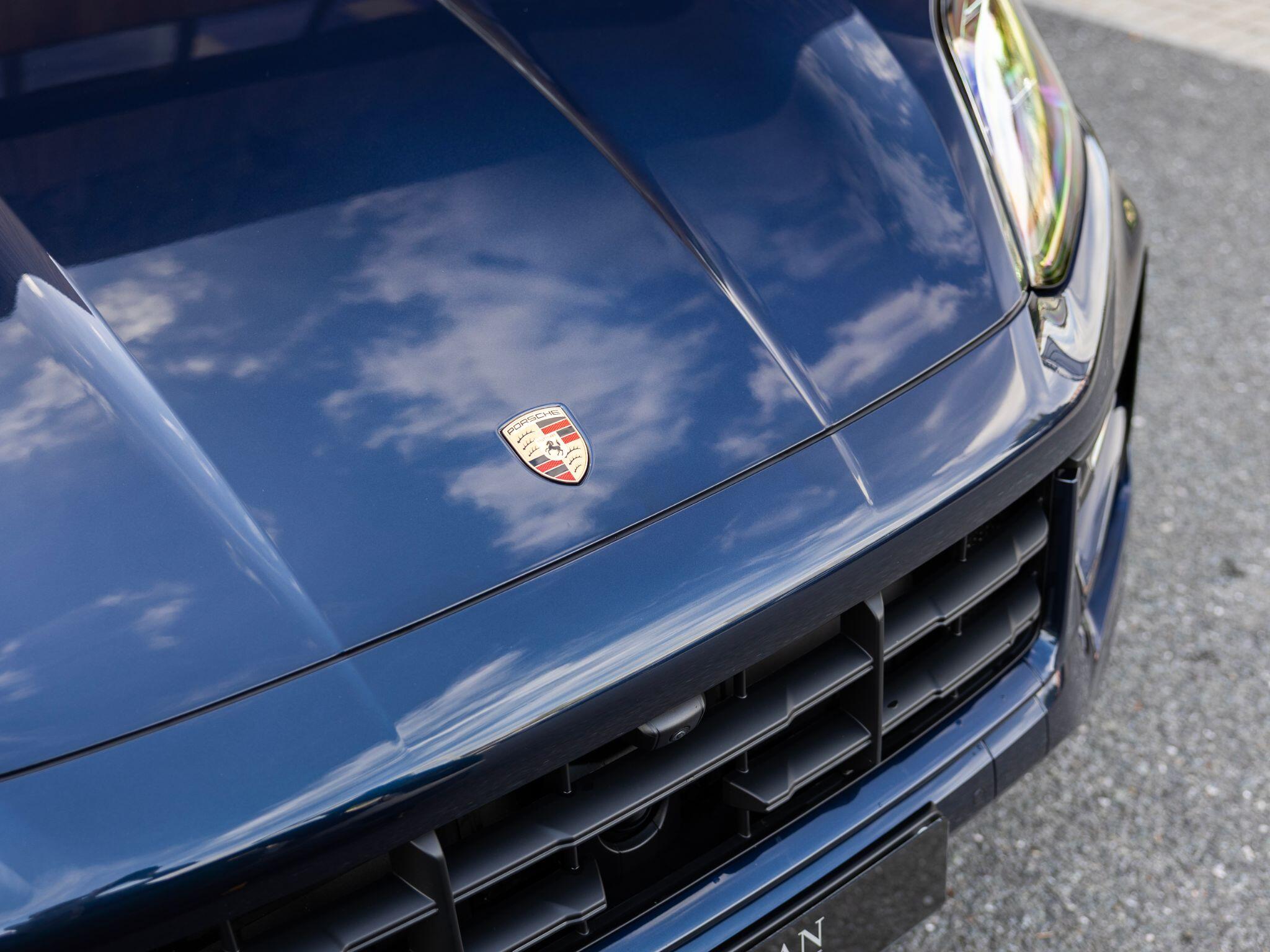 Porsche Cayenne view 12
