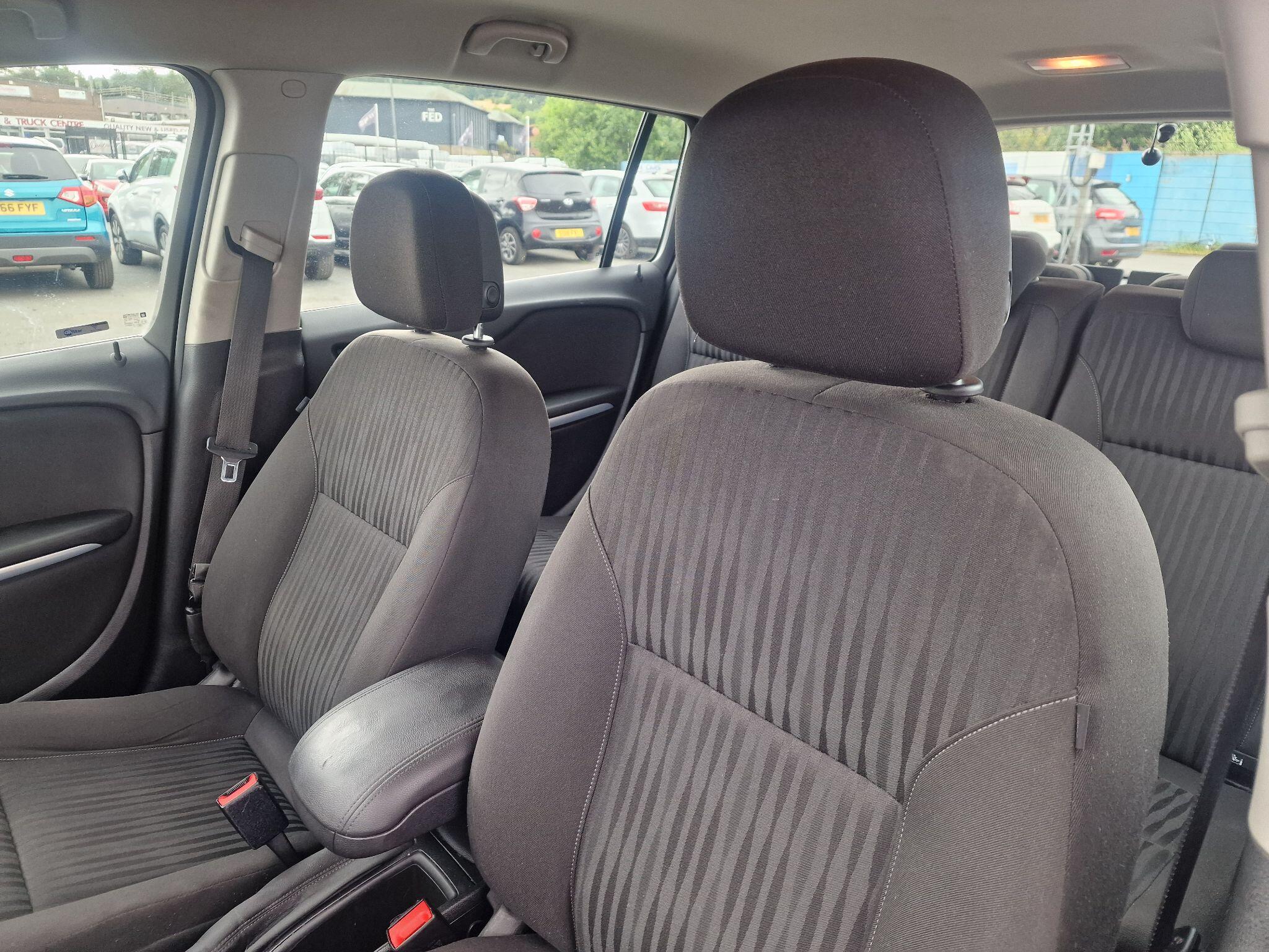 Vauxhall Zafira Tourer view 54