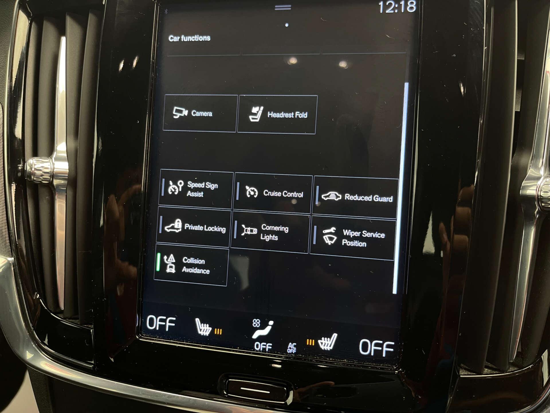 Volvo S90 view 17