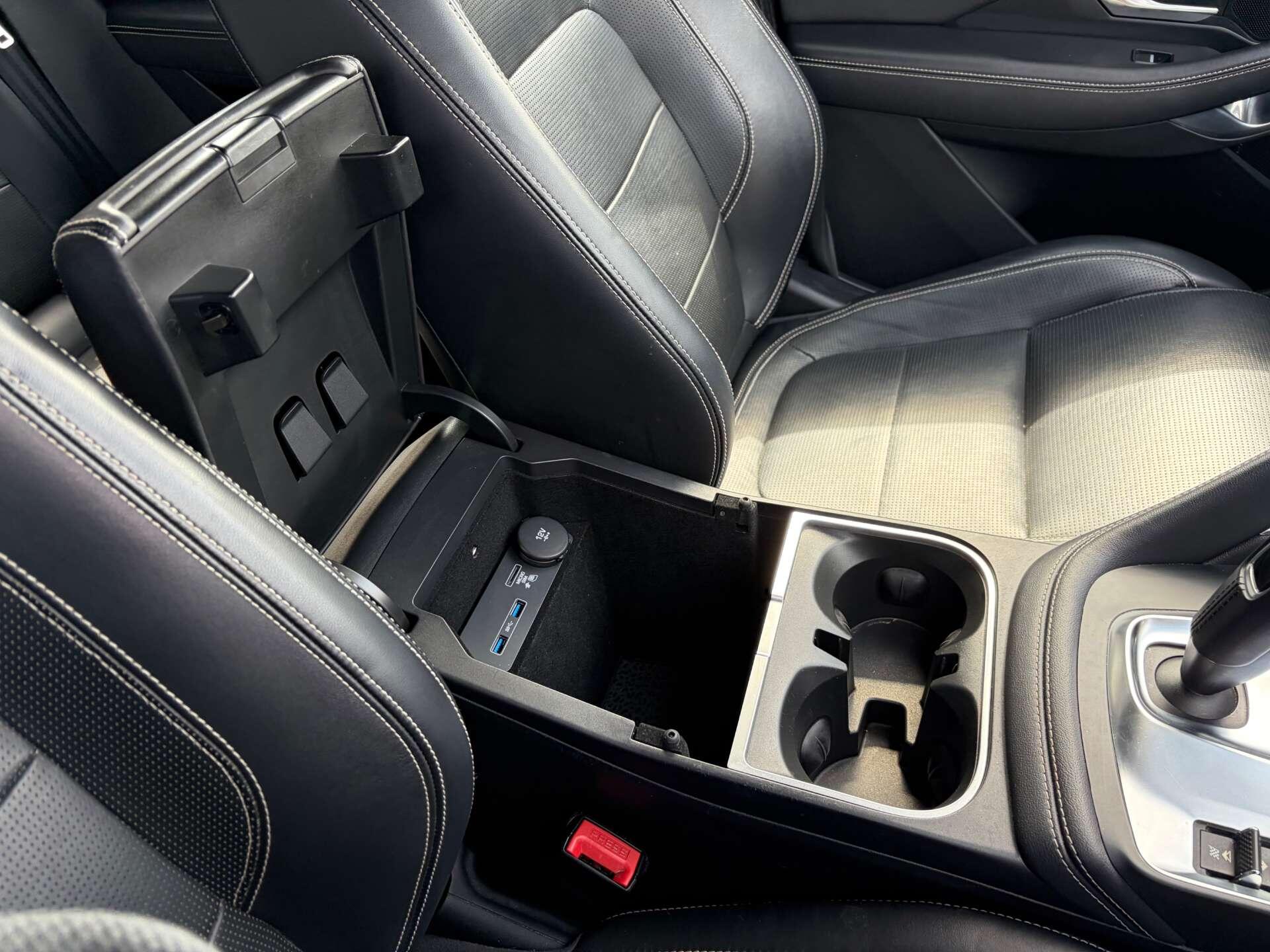 Jaguar E-Pace view 52