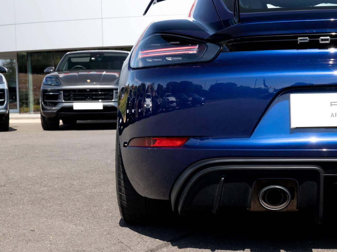 Porsche Cayman view 41
