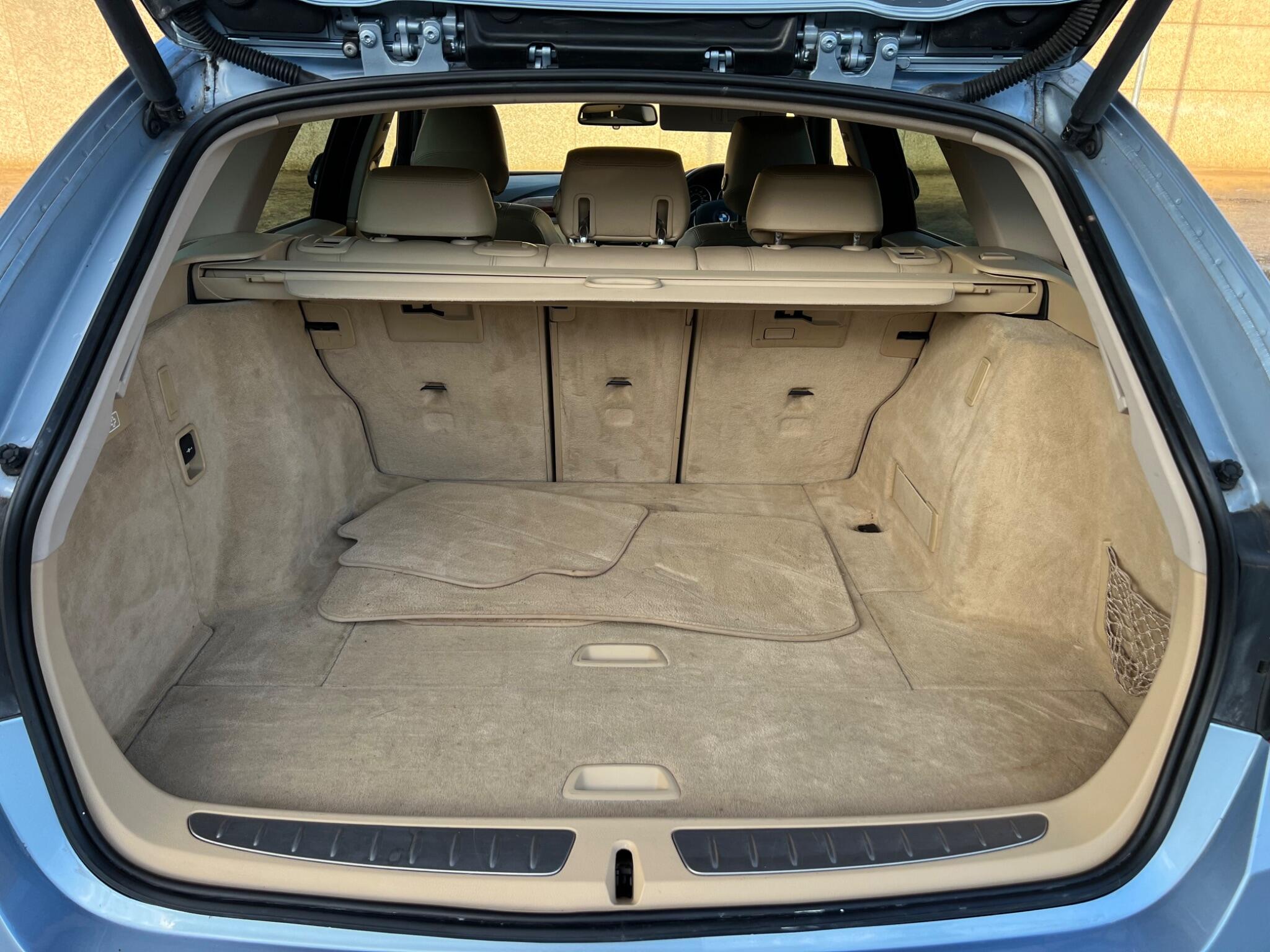BMW 3 Series view 10
