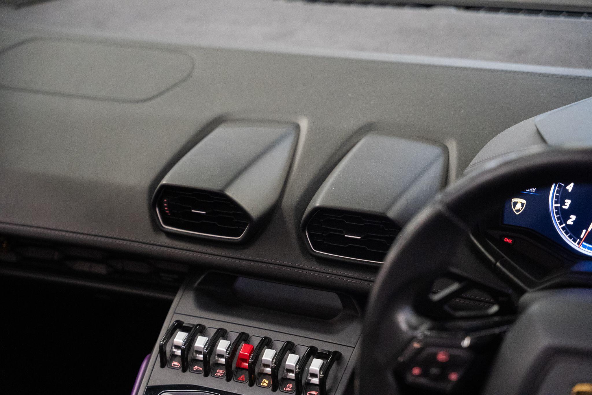 Lamborghini Huracan view 22