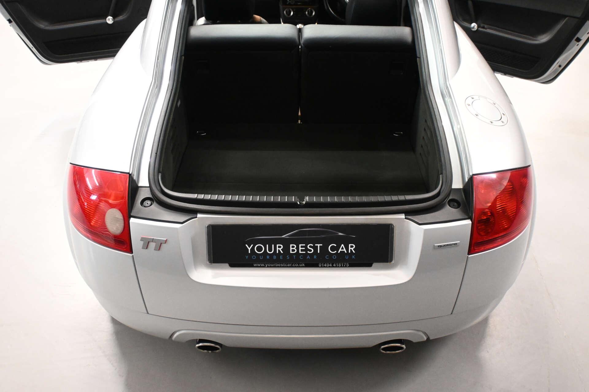 Audi TT view 39