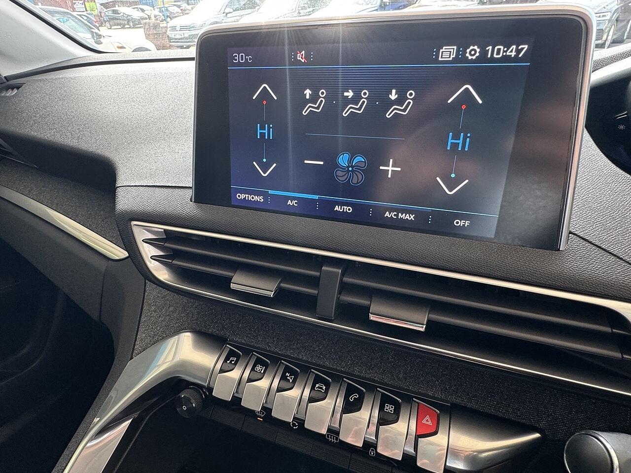 Peugeot 3008 view 16