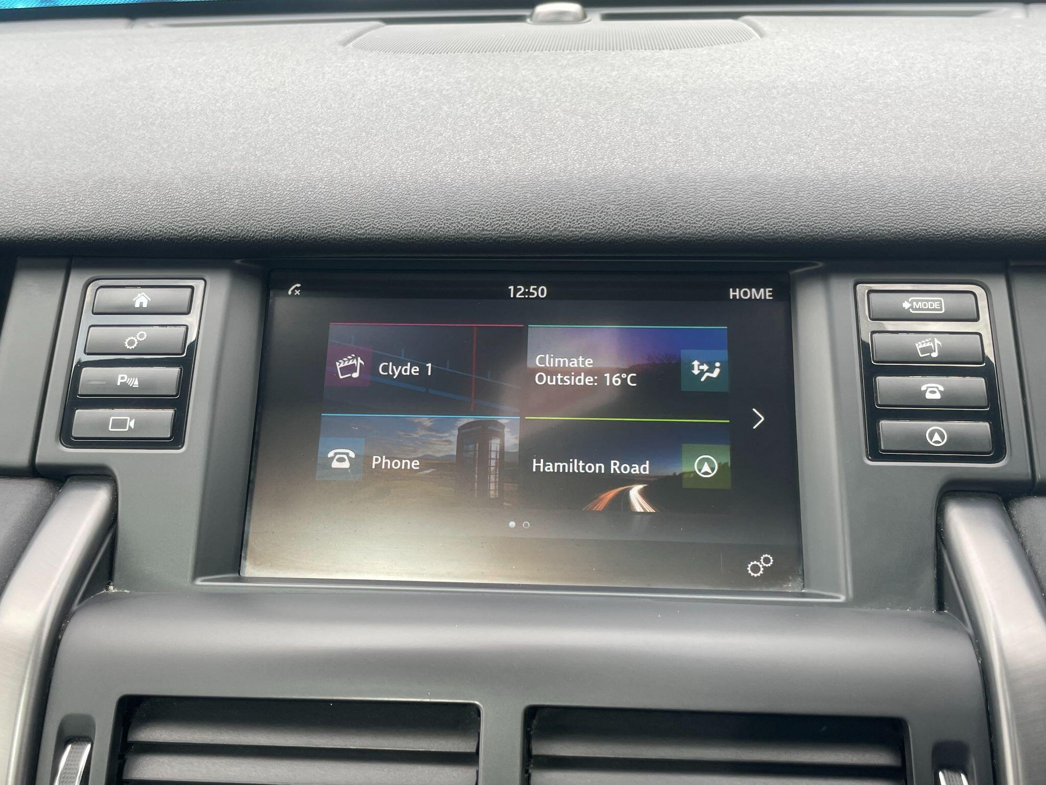 Land Rover Discovery Sport view 27