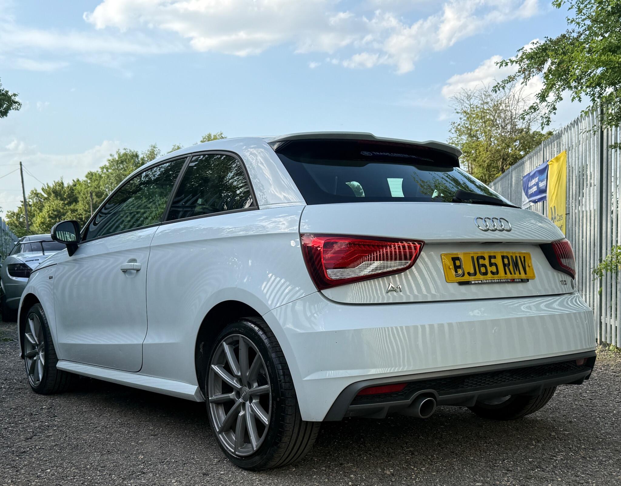 2015 Audi A1 image 9