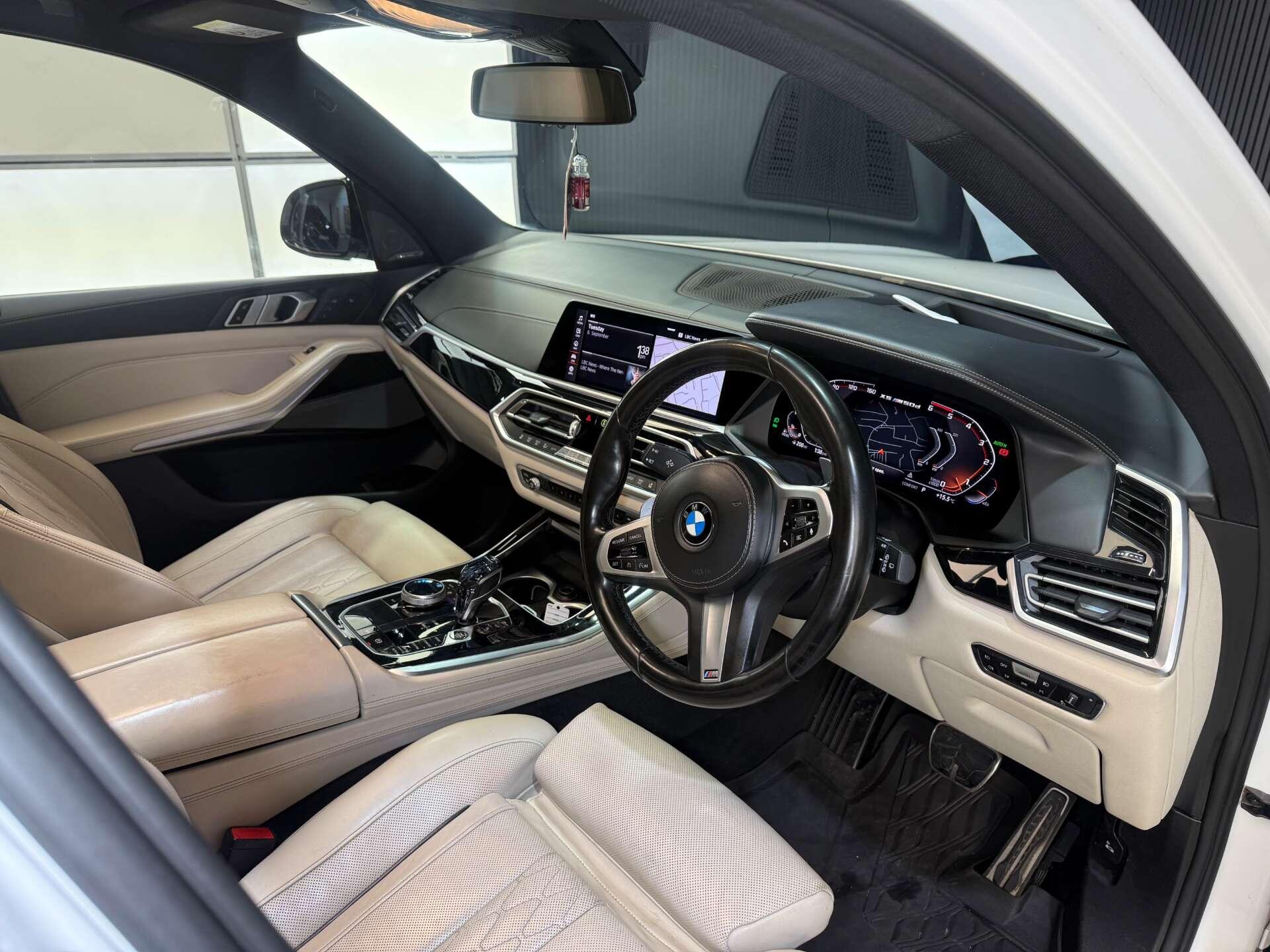 BMW X5 view 34