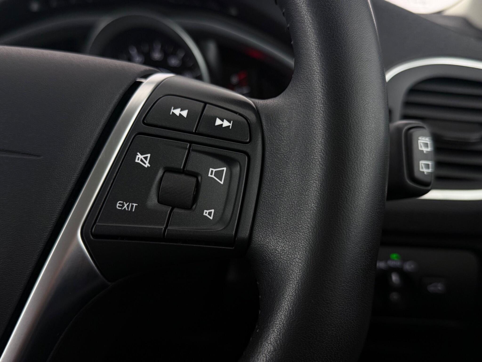 Volvo V40 view 14