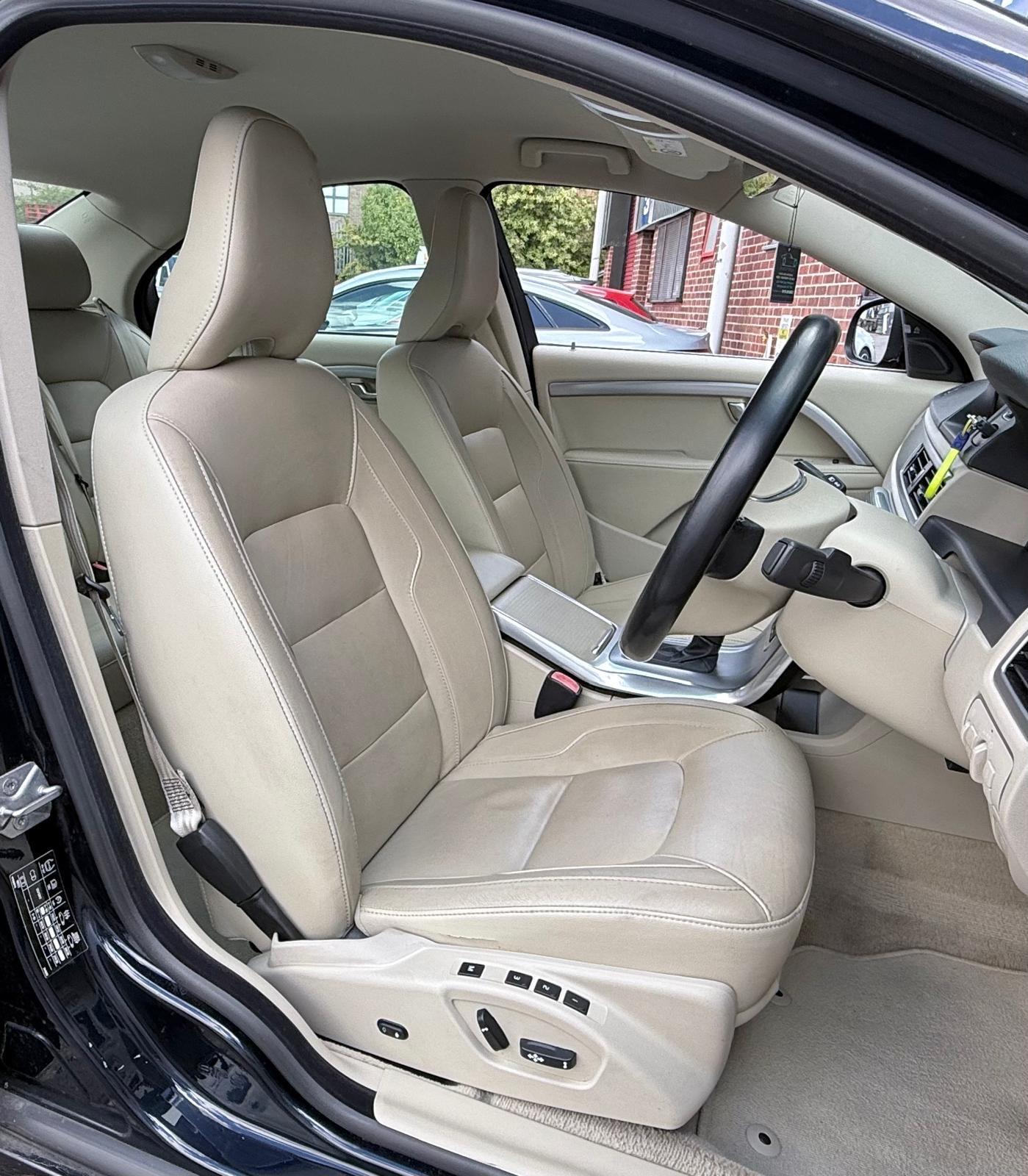 Volvo S80 view 12