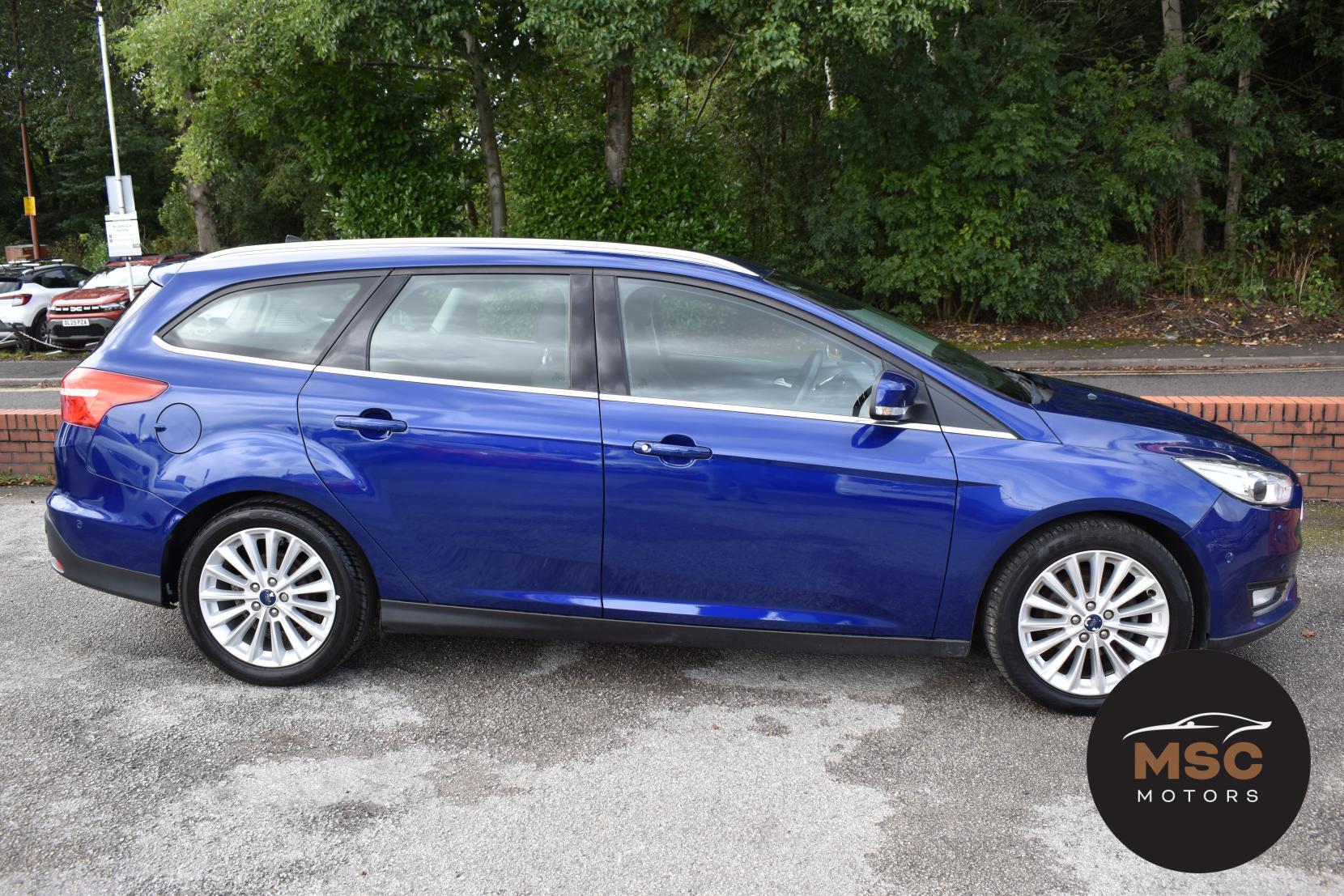 Ford Focus view 18