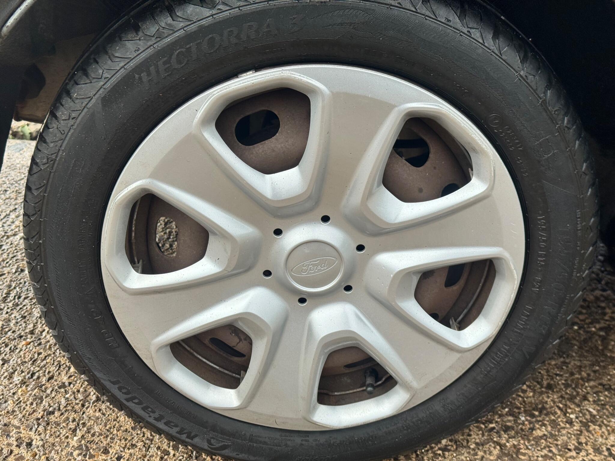 Ford Fiesta view 38