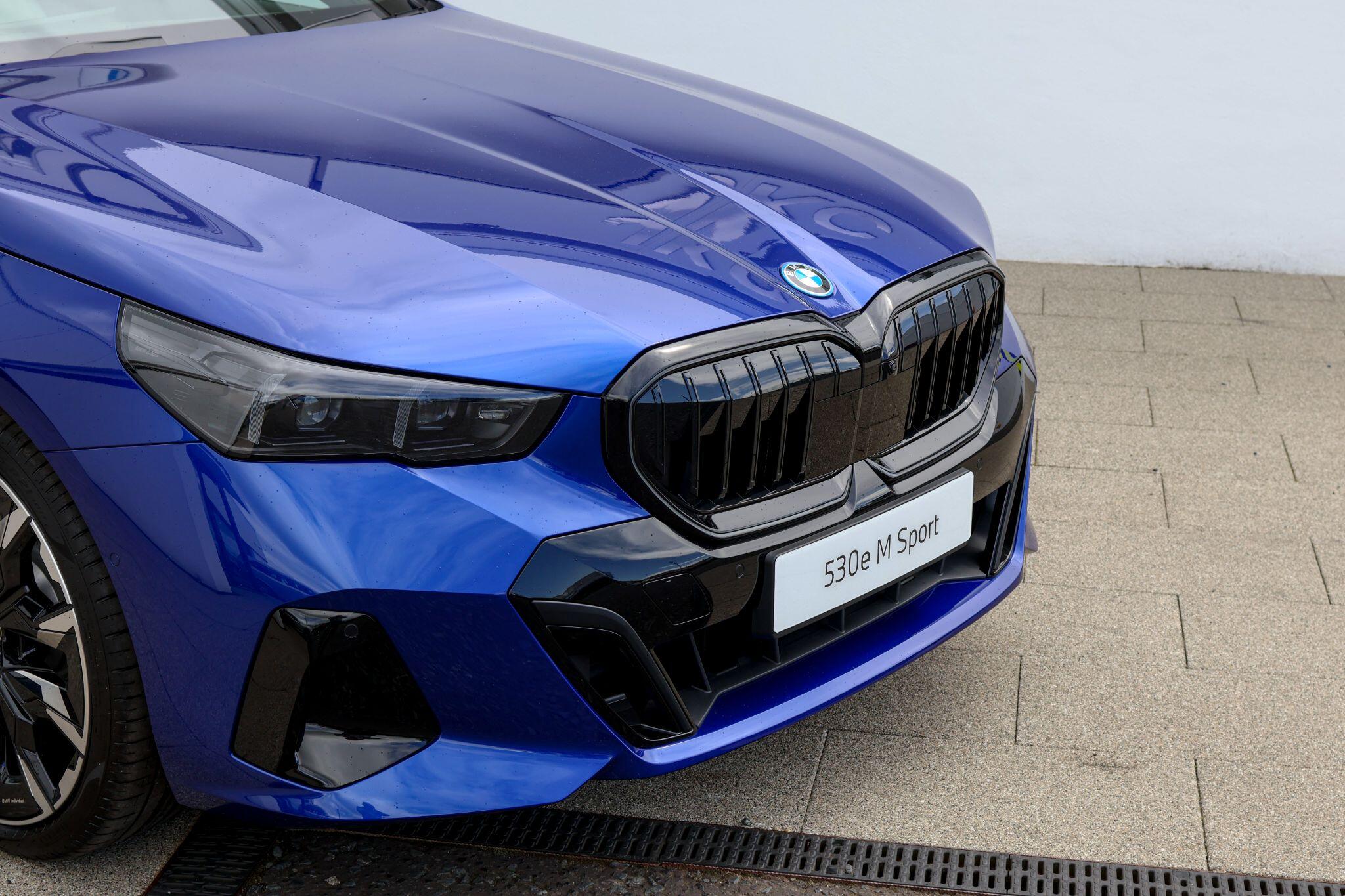 BMW 5 Series view 23
