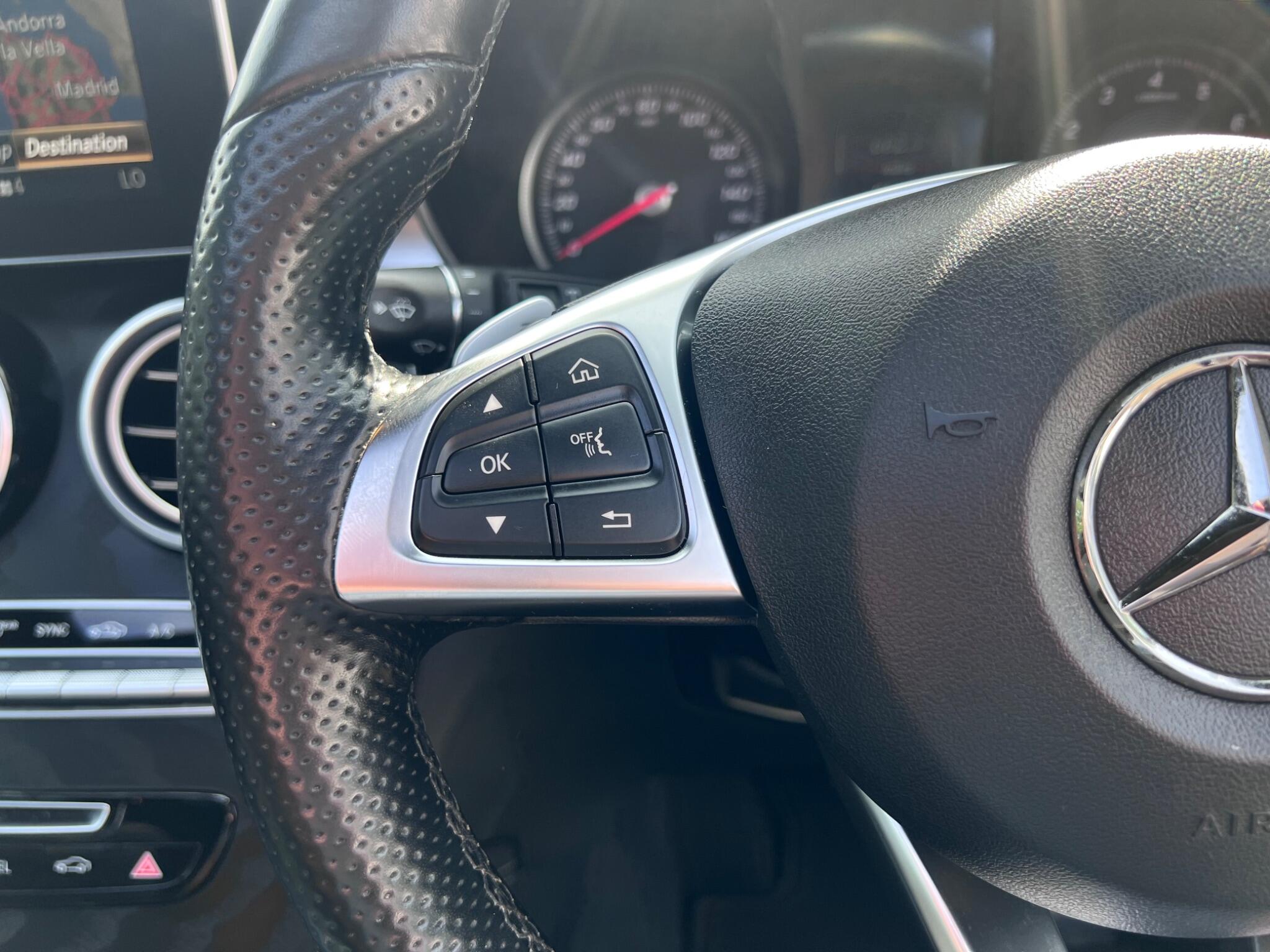 Mercedes-Benz GLC view 24