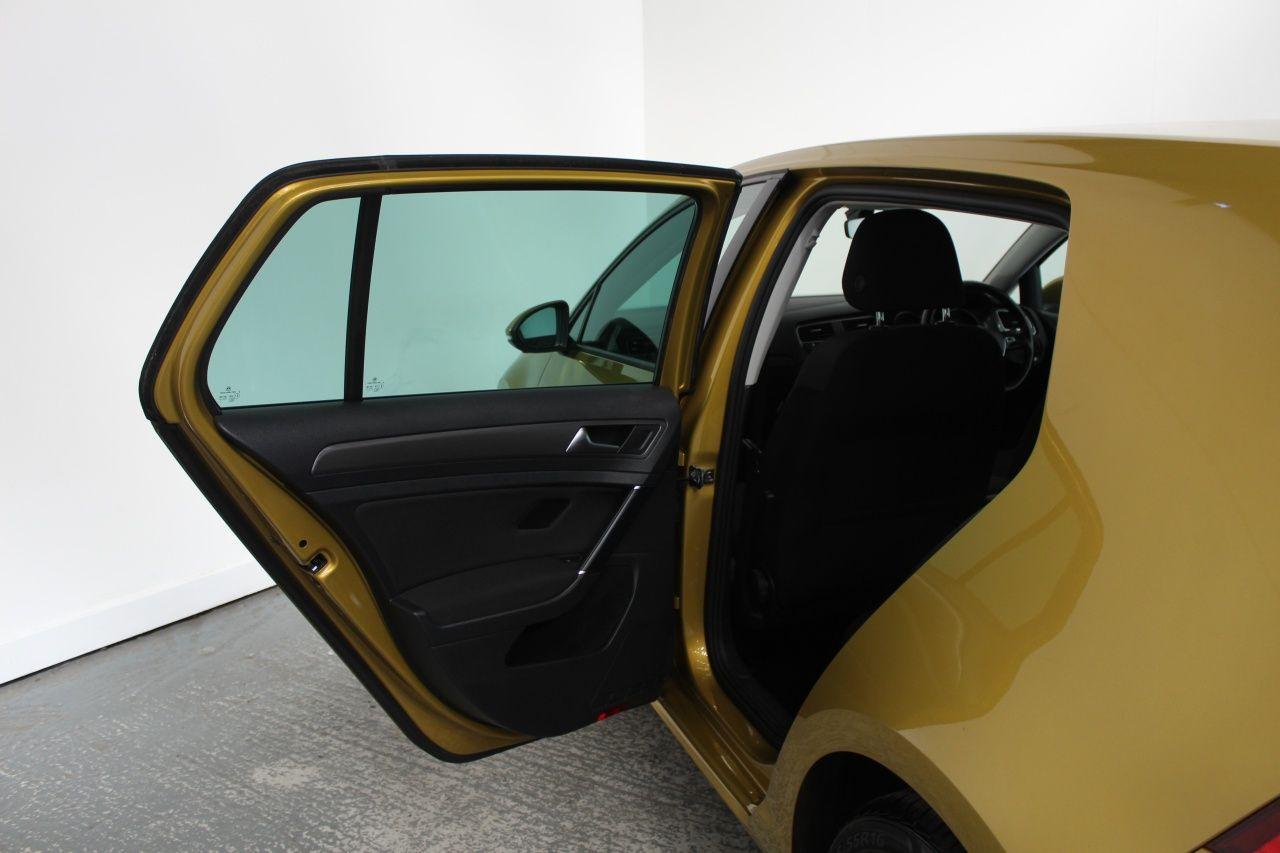 Volkswagen Golf view 28