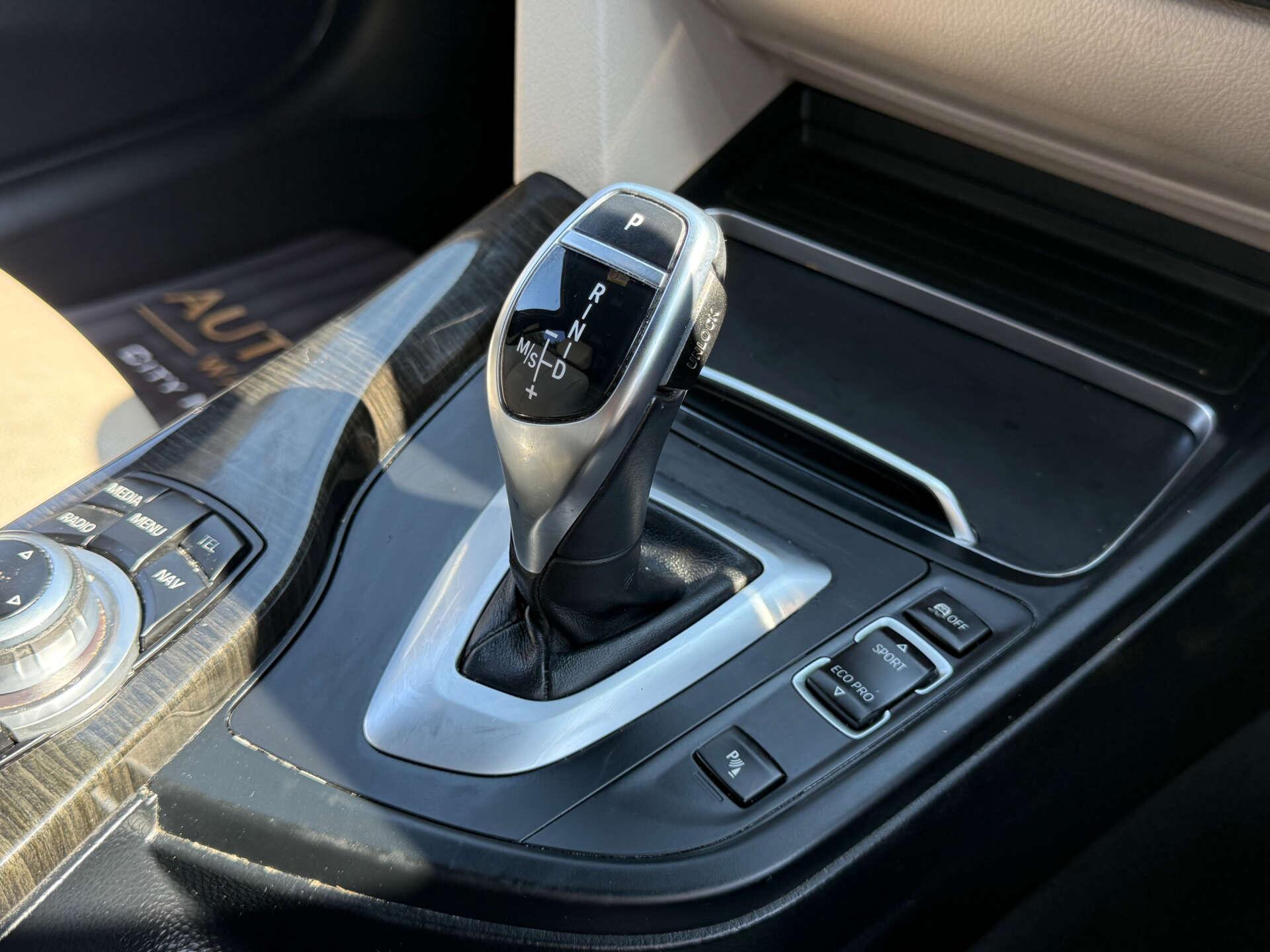 BMW 3 Series view 51
