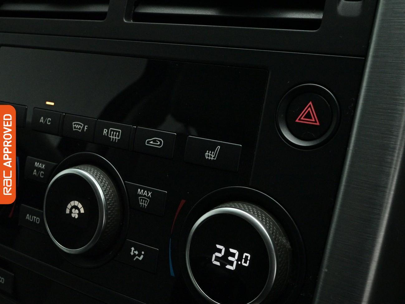 Land Rover Discovery Sport view 17