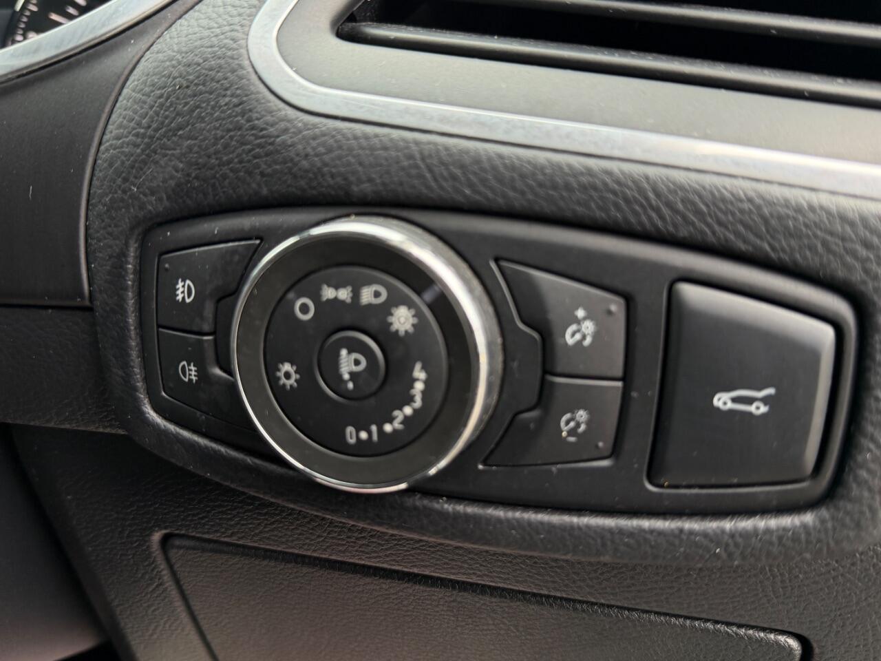Ford Galaxy view 31