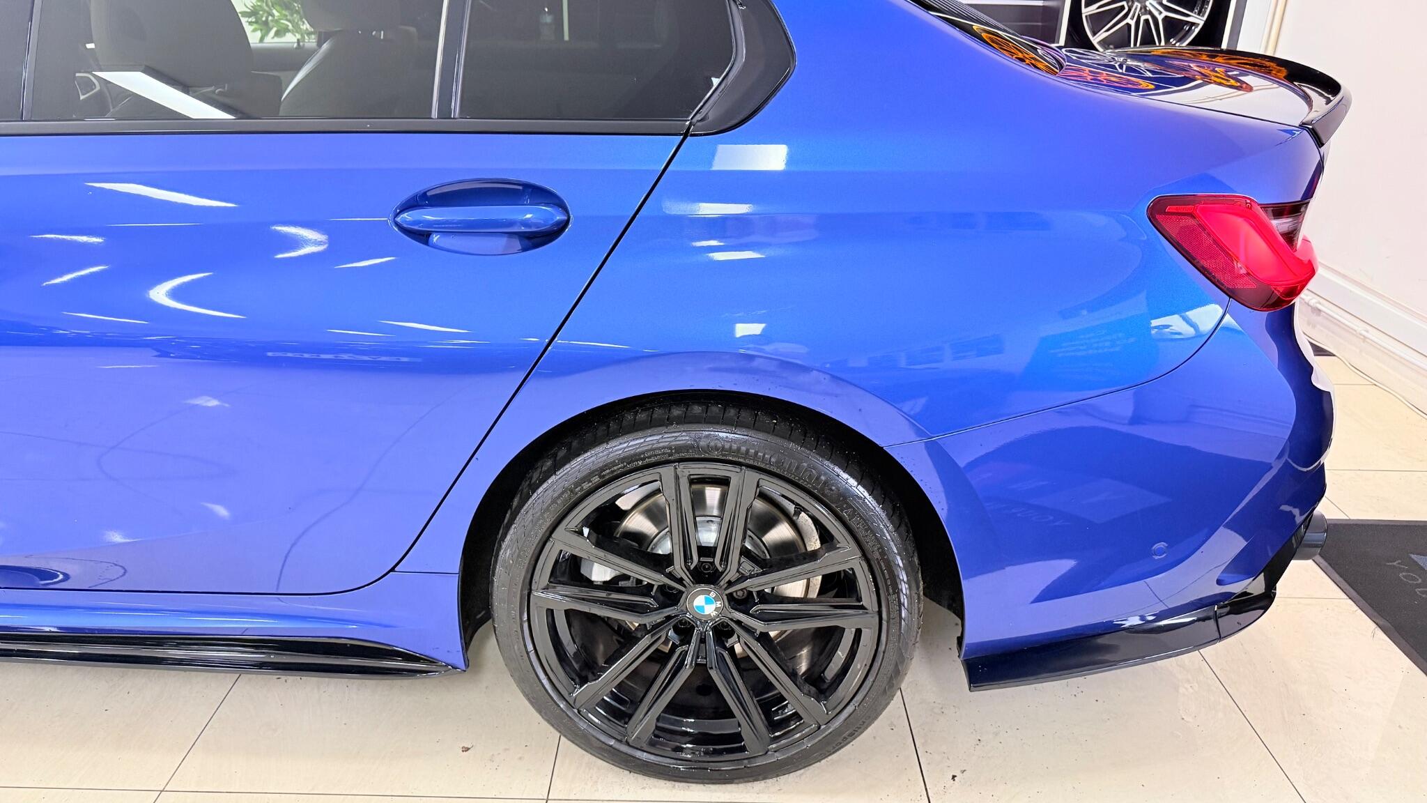 BMW 3 Series view 35