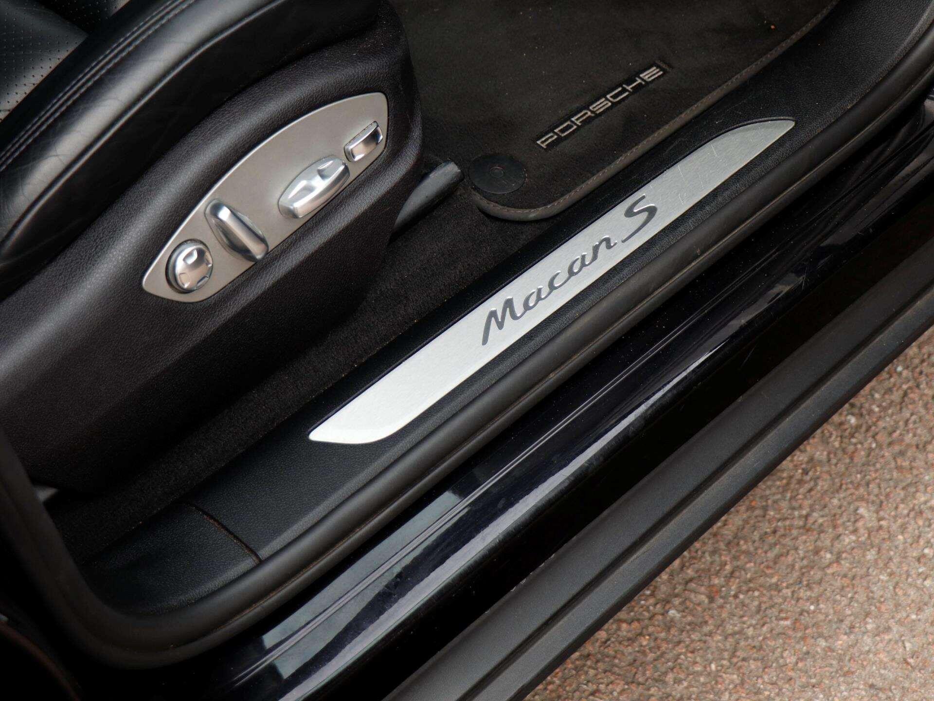 Porsche Macan view 21