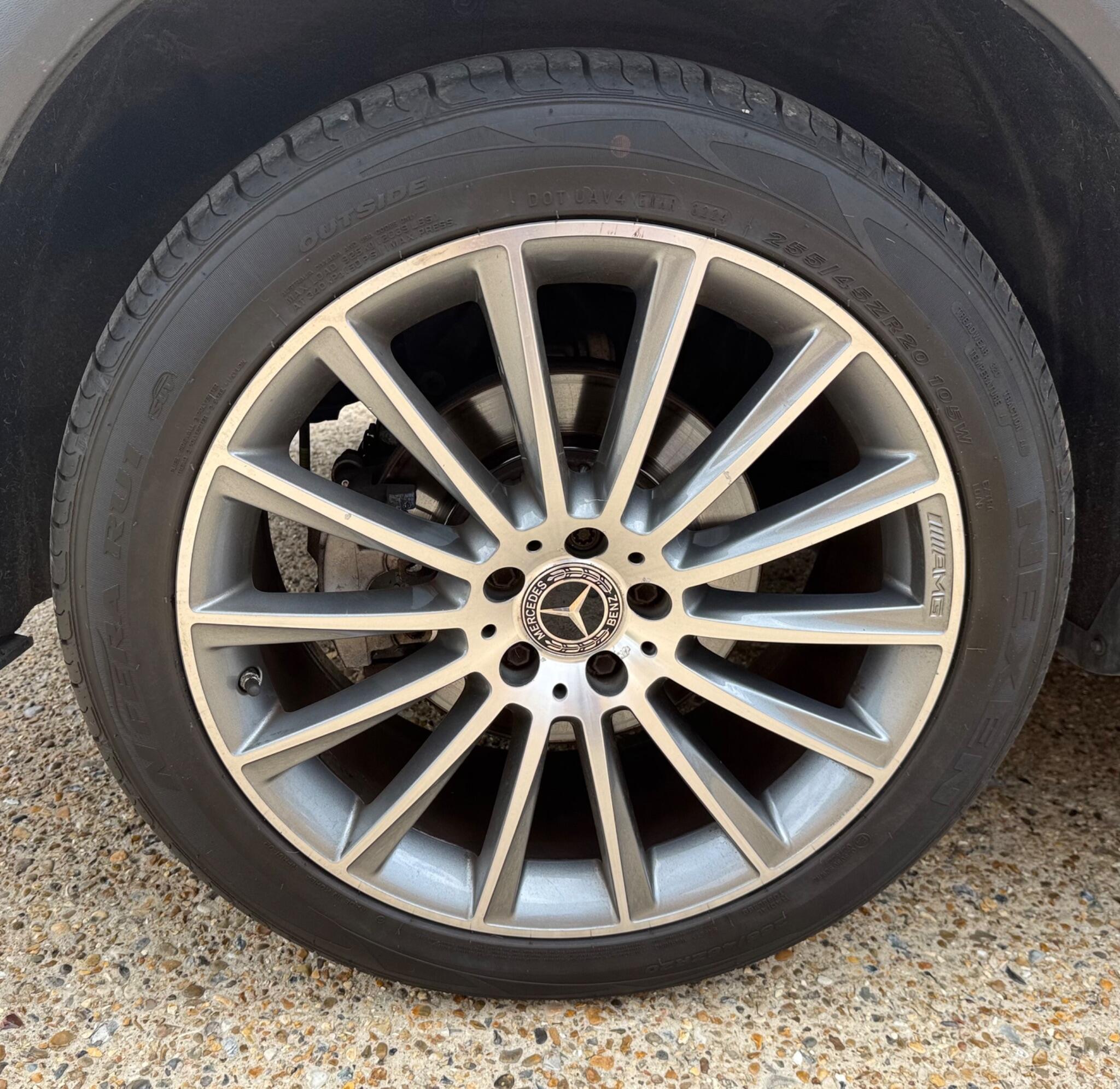 Mercedes-Benz GLC view 29