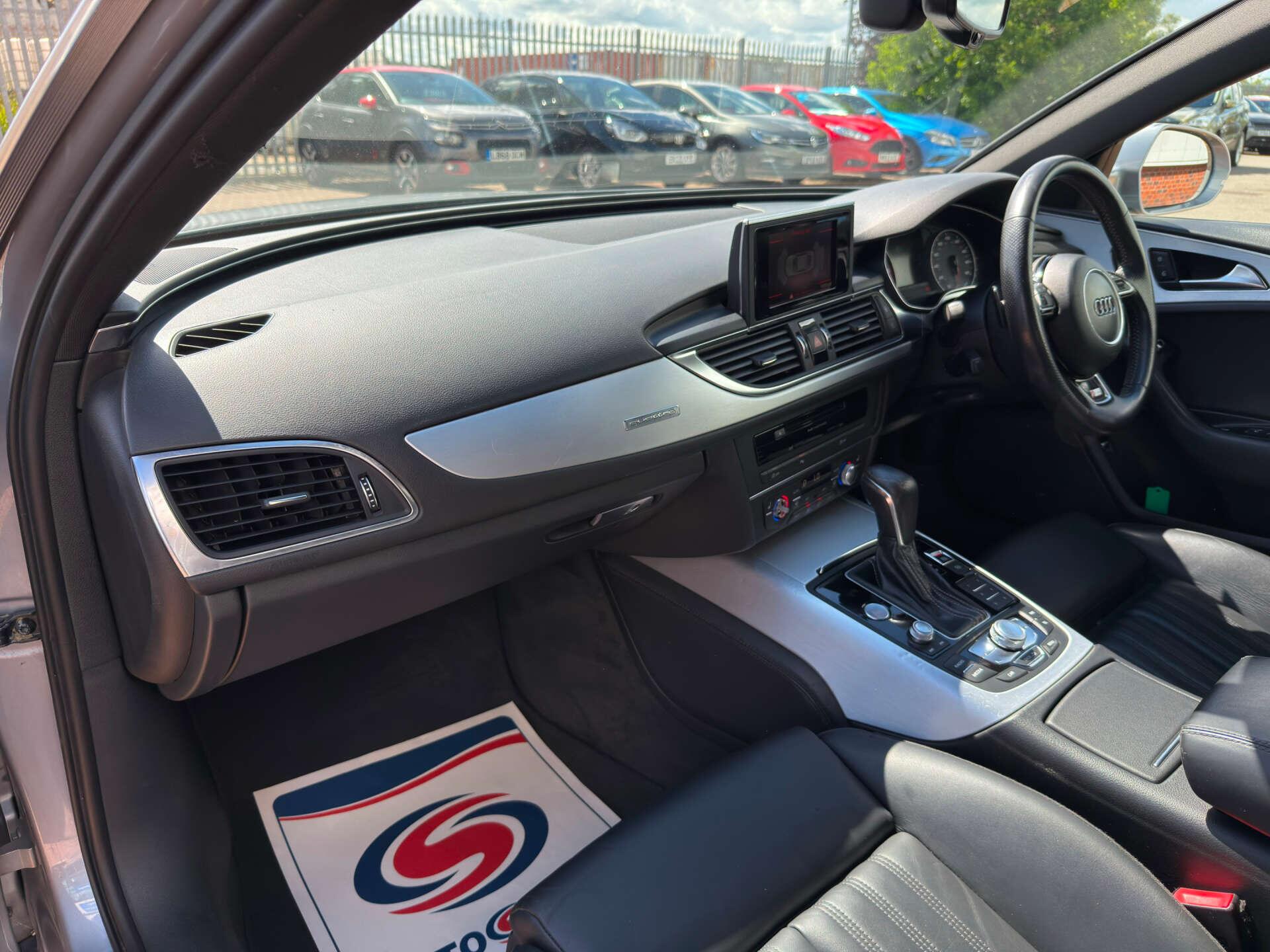 Audi A6 Saloon view 40