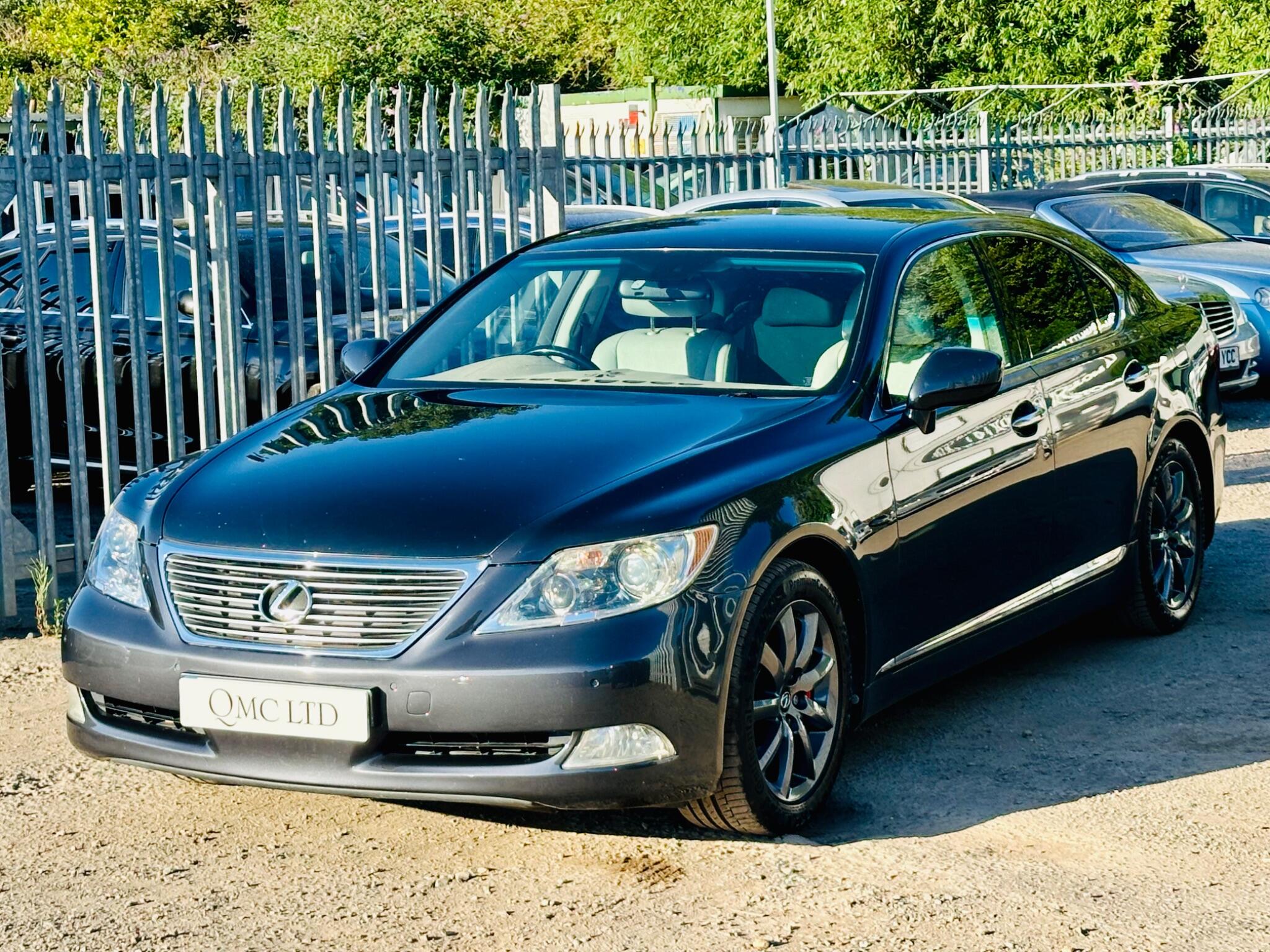 Lexus LS view 10