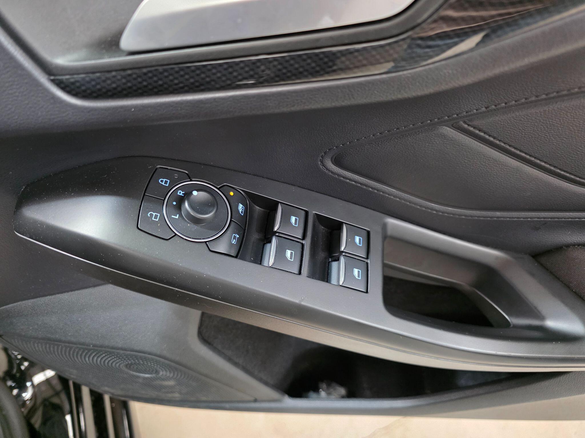 Ford Focus view 11