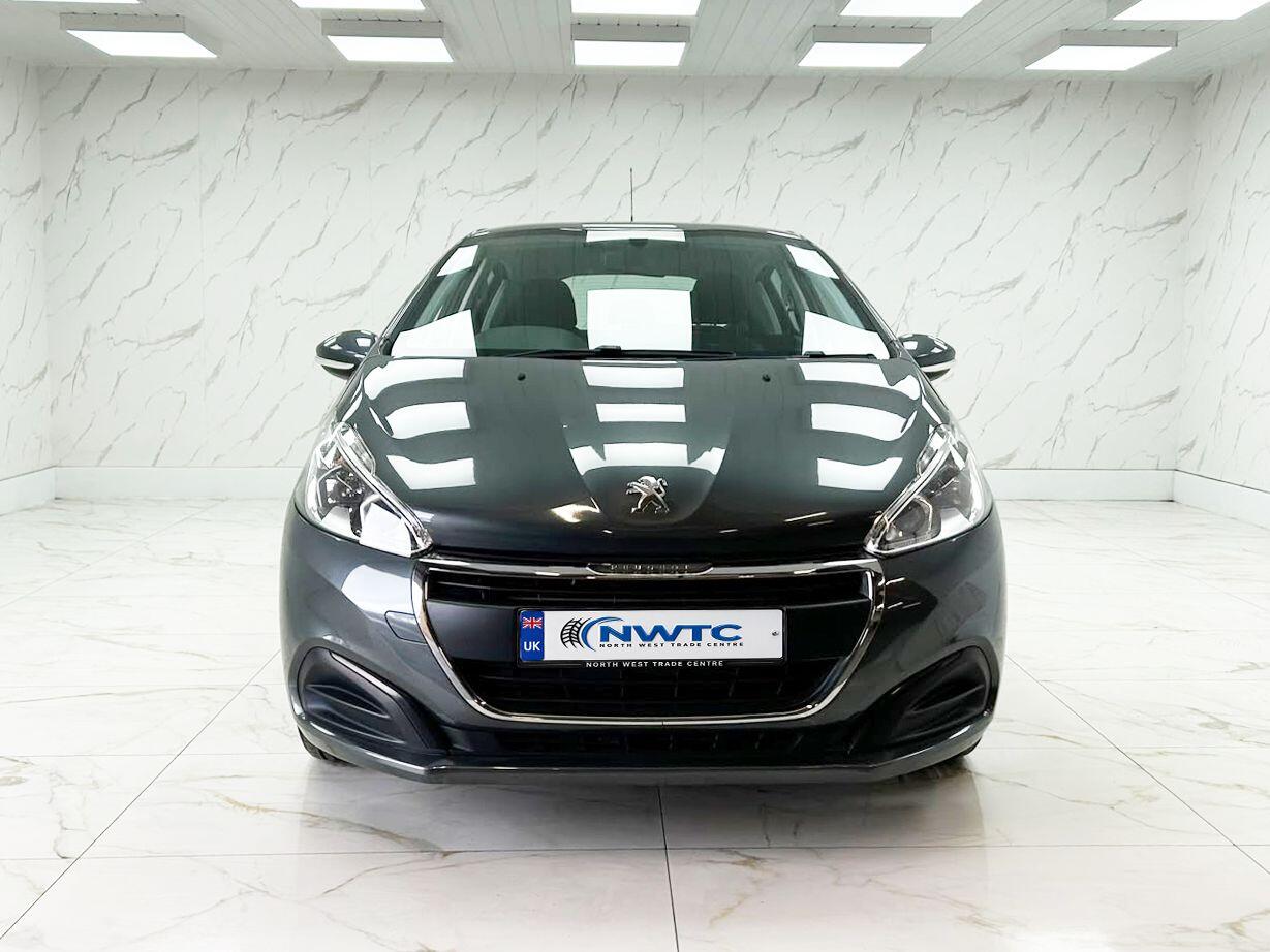 Peugeot 208 view 7
