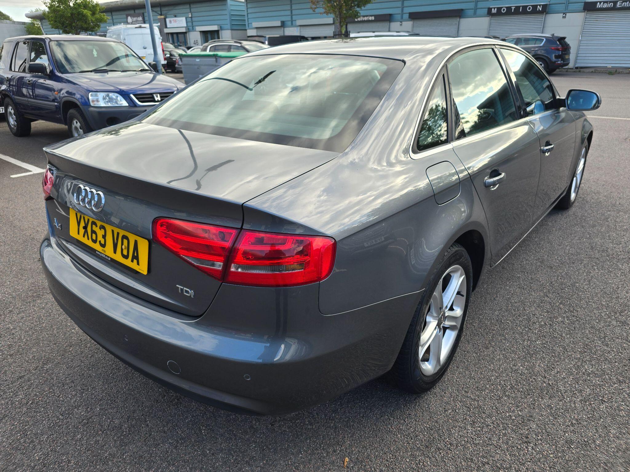 Audi A4 view 10