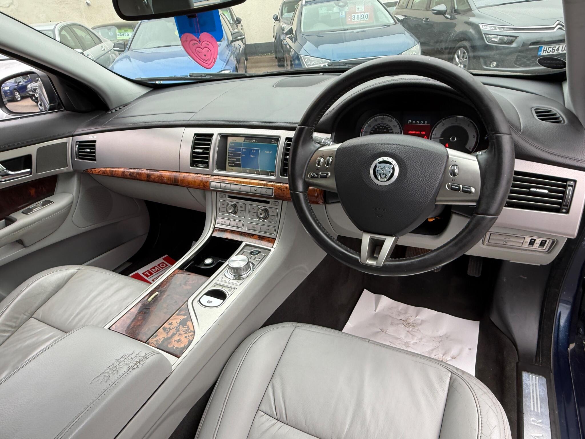 Jaguar XF - Image 29