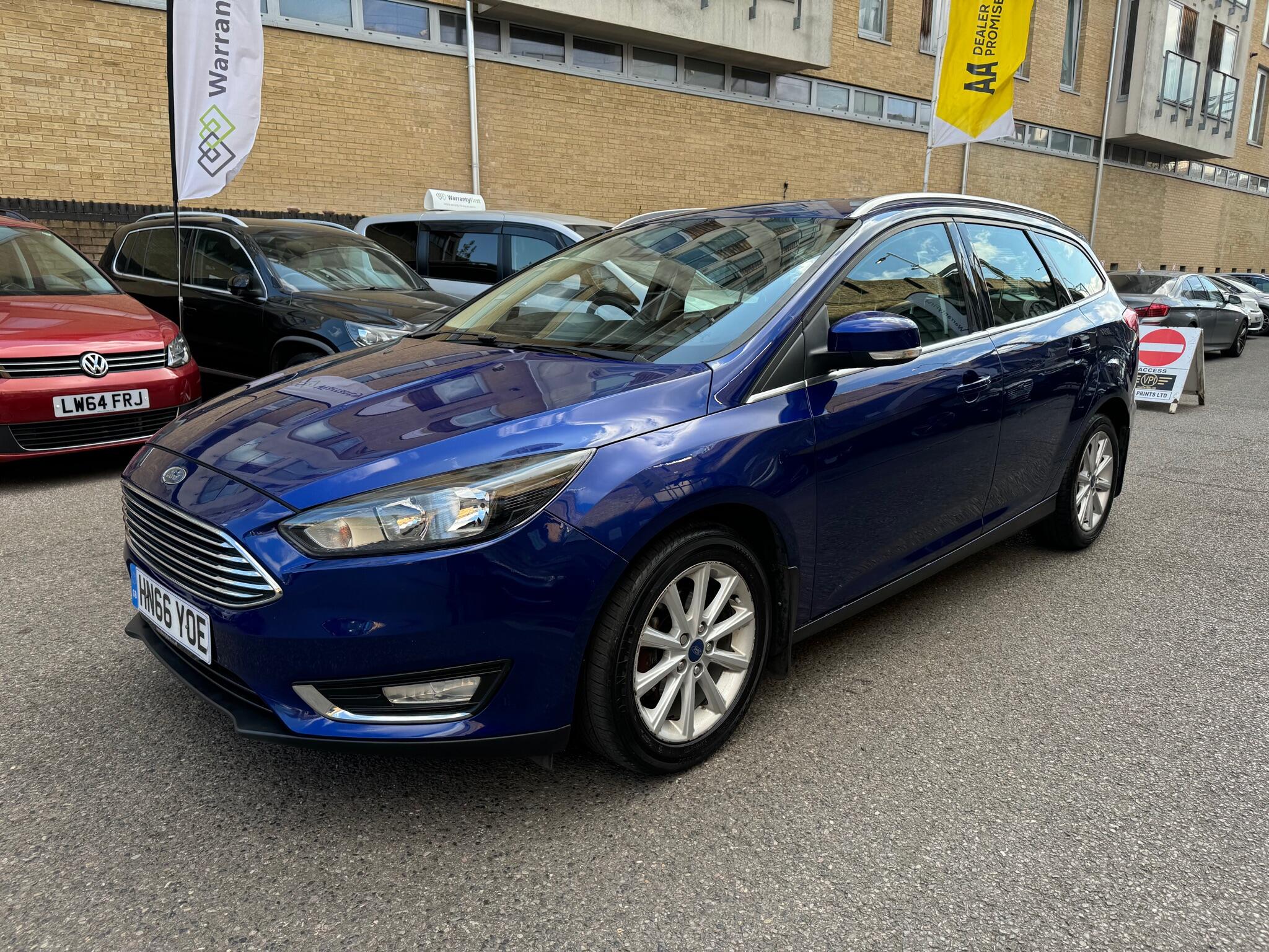 Ford Focus view 6