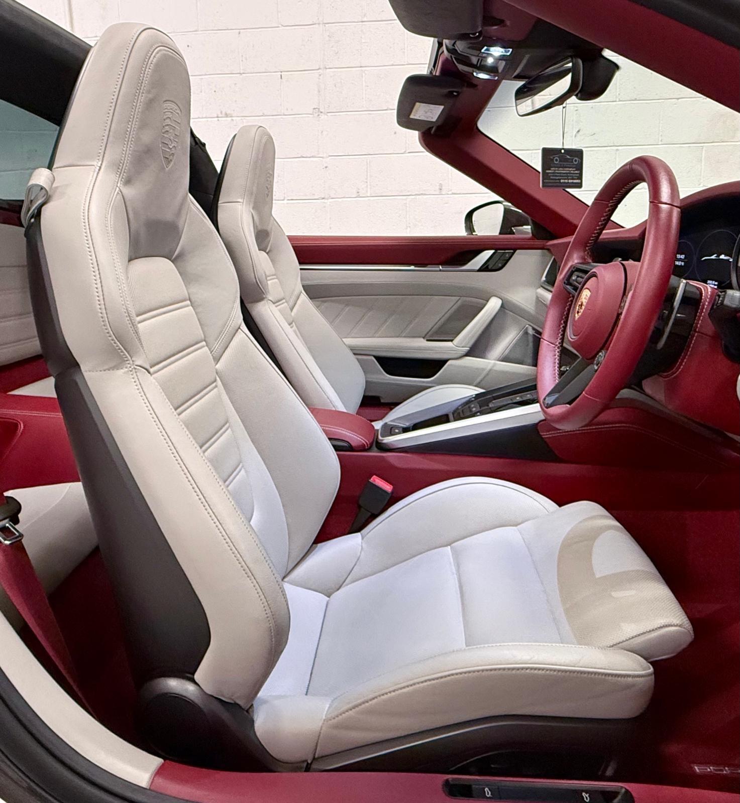 Porsche 911 view 61