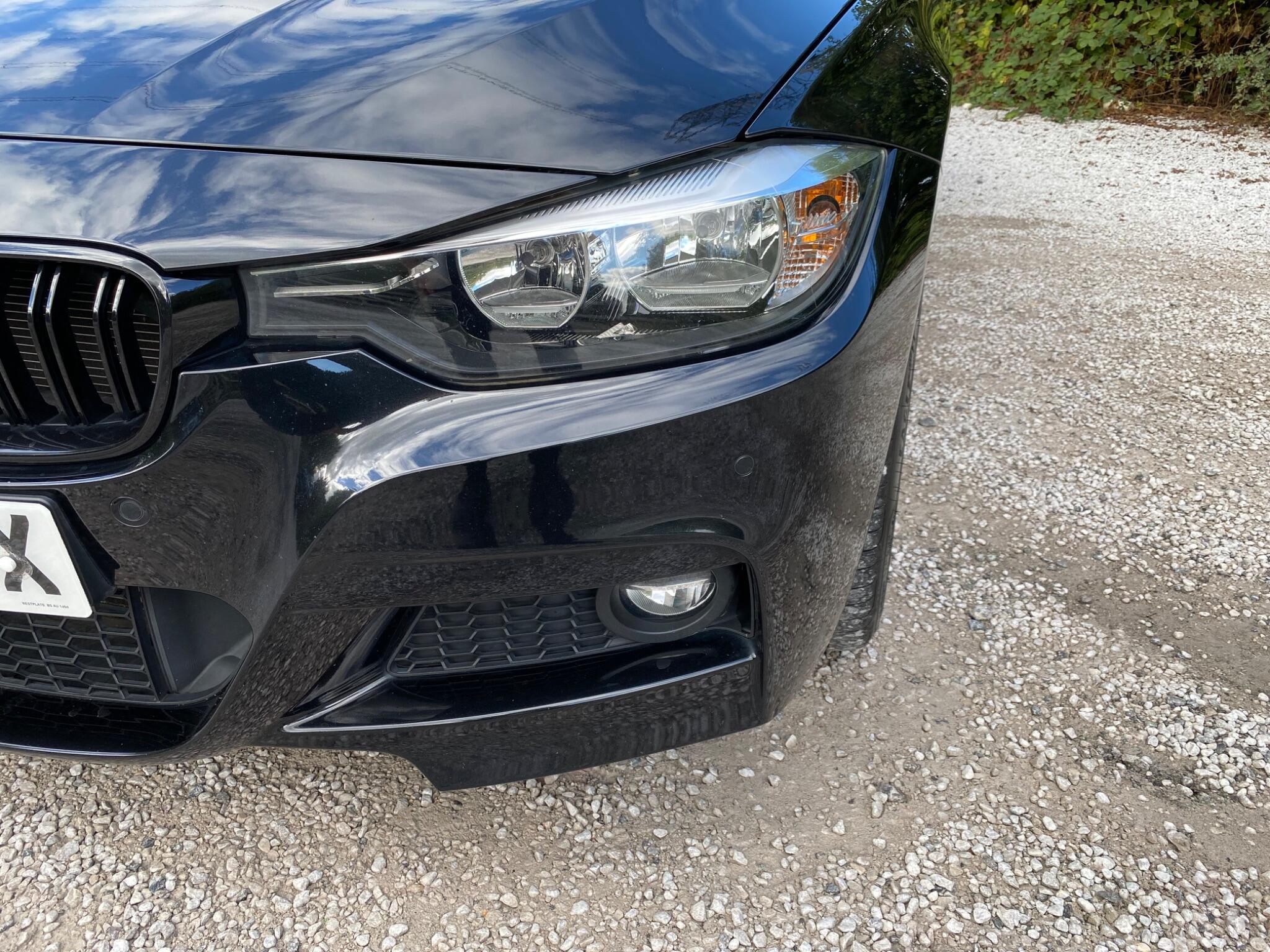 BMW 3 Series view 22