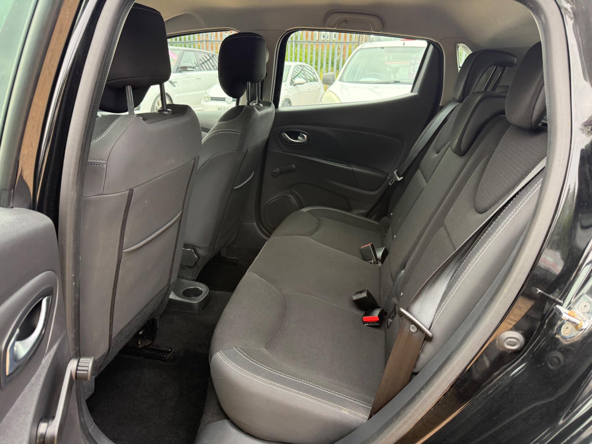 Renault Clio view 22