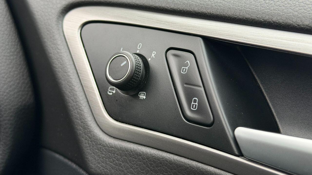 Volkswagen Golf view 29