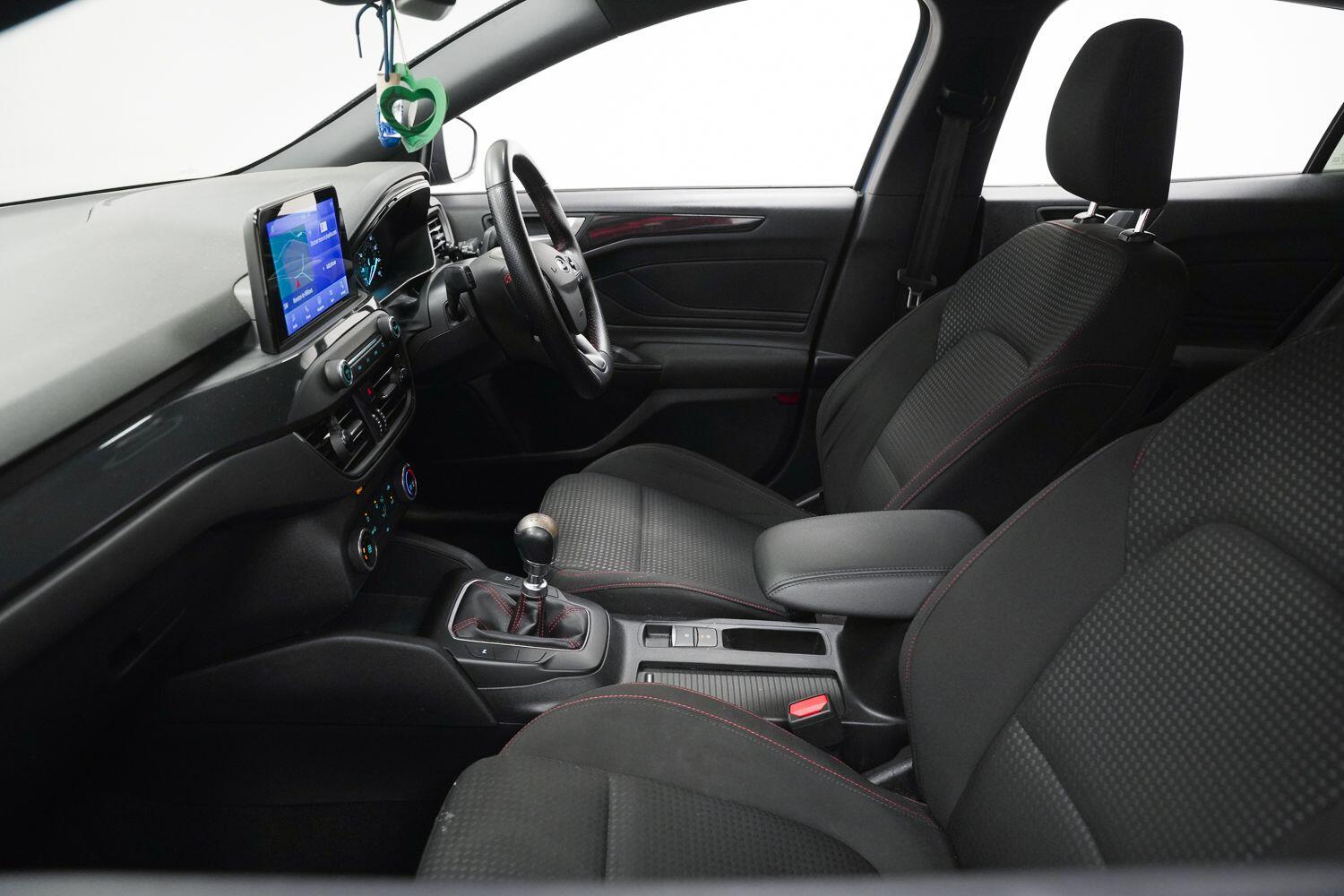 Ford Focus view 24
