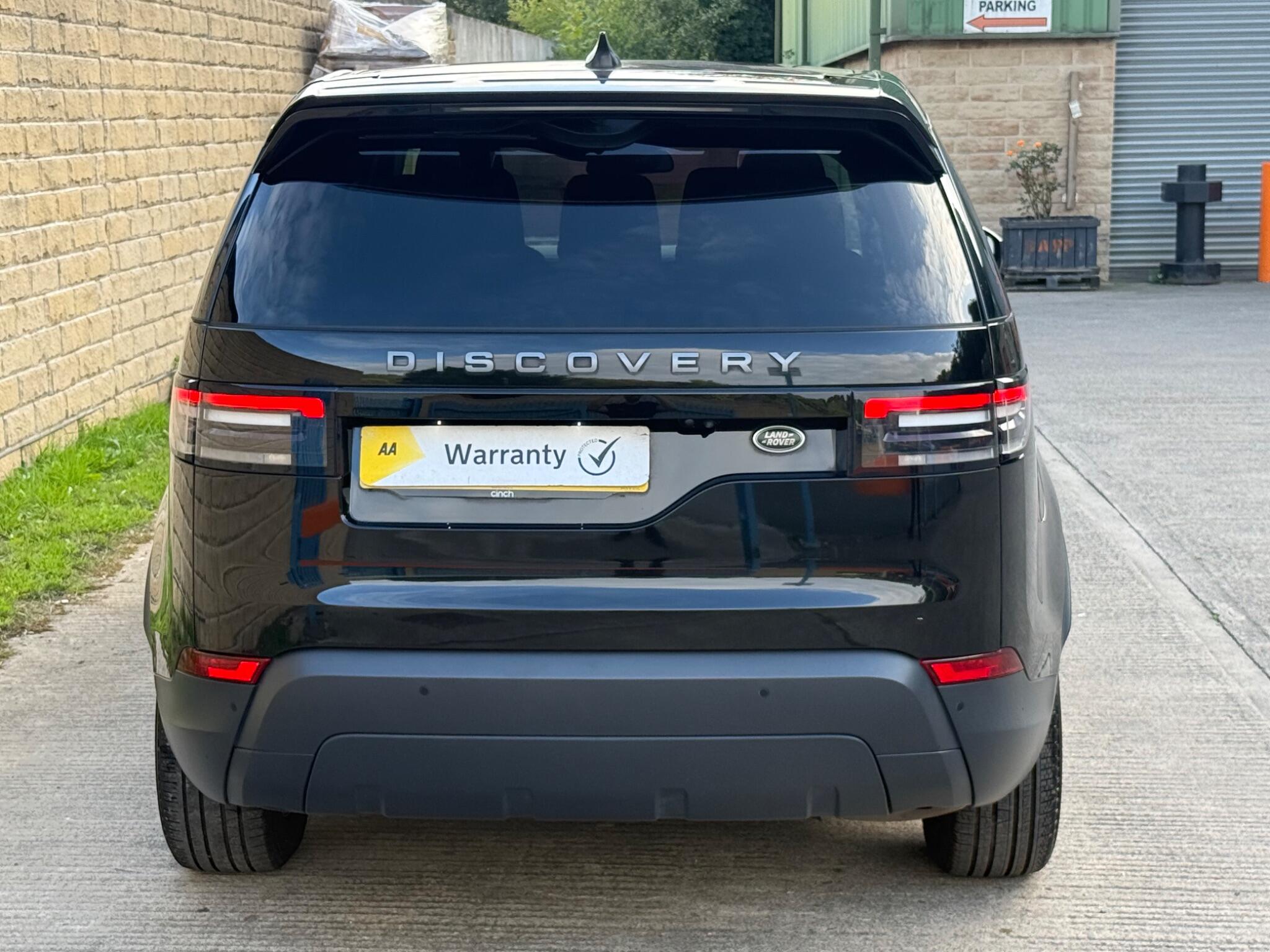 Land Rover Discovery view 6