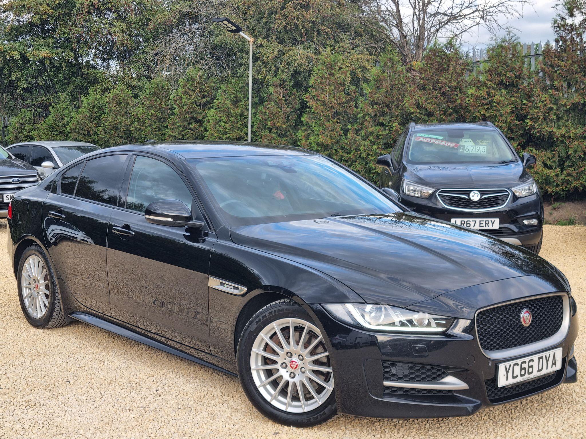 Jaguar Xe view 4