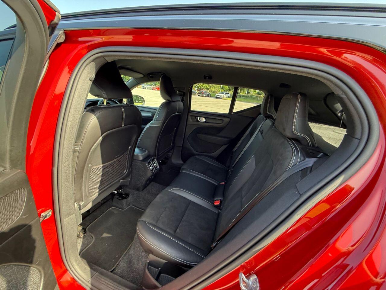 Volvo XC40 view 65