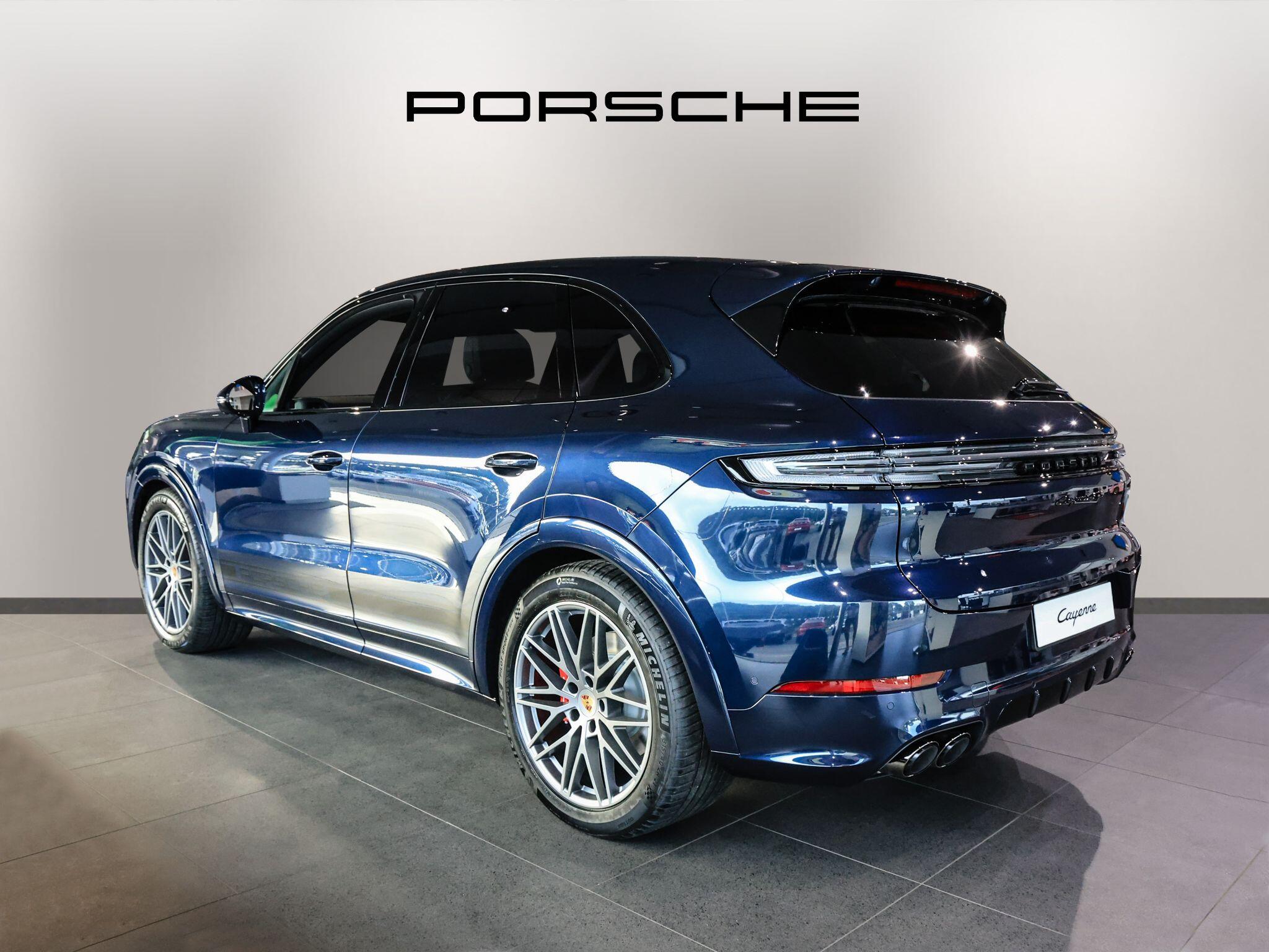 Porsche Cayenne view 4