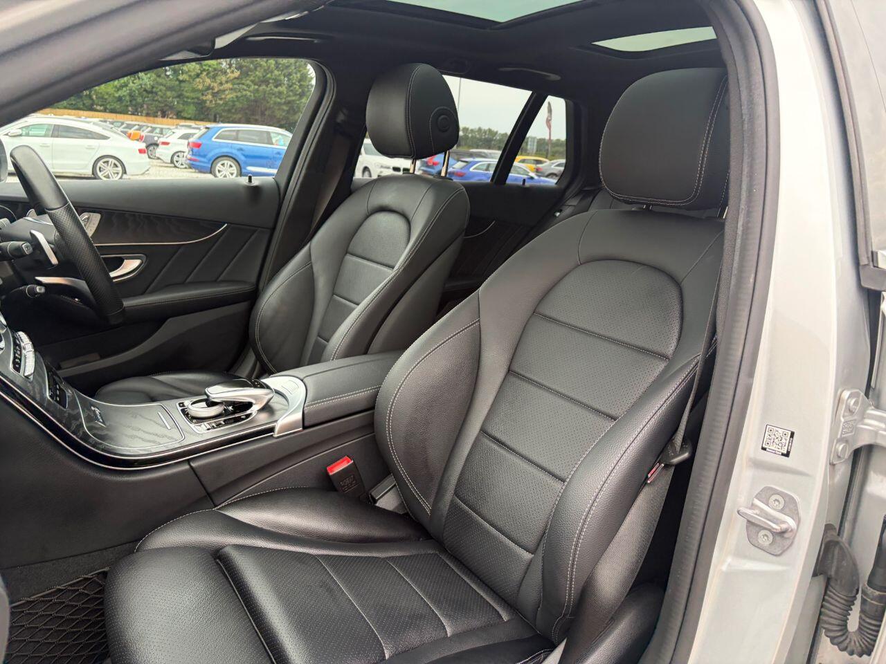 Mercedes-Benz C-Class view 18