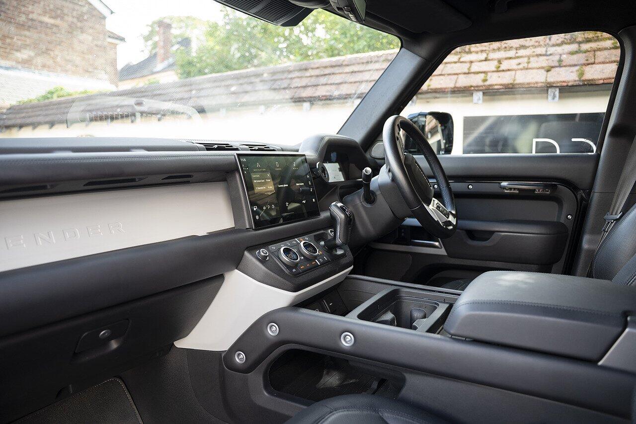 Land Rover Defender view 9
