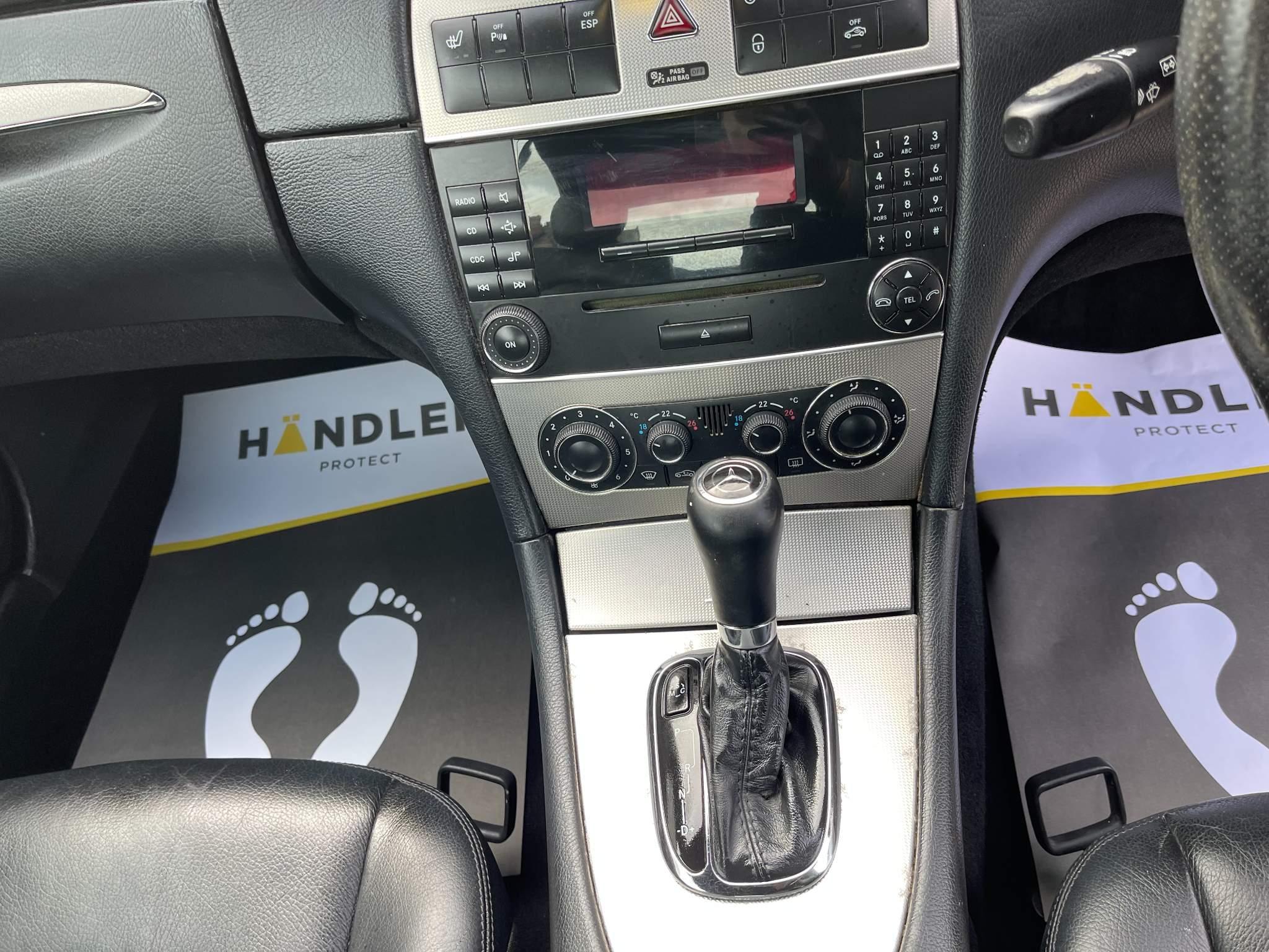 Mercedes-Benz CLK view 34