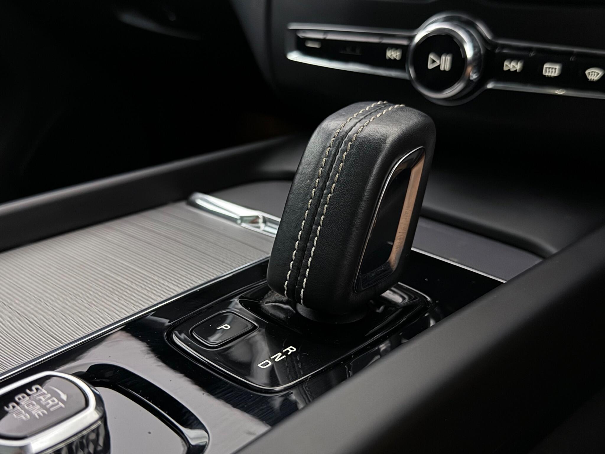Volvo XC60 view 25