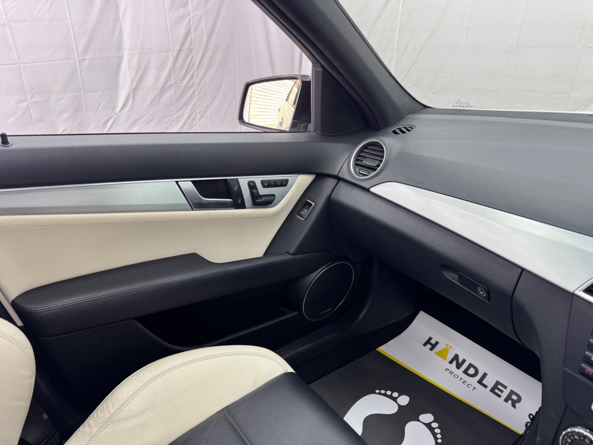Mercedes-Benz C Class view 21